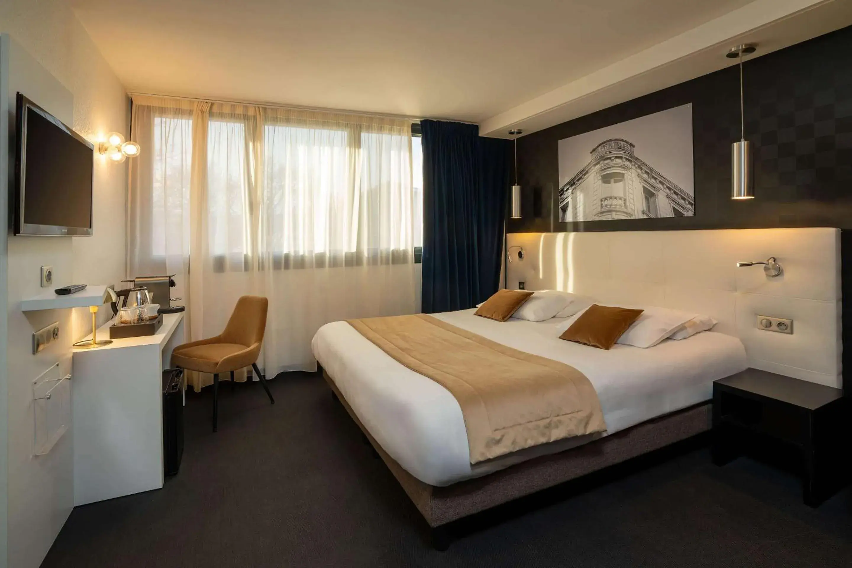 Bedroom, Bed in Best Western Hotel Le Quercy Bedroom, Bed in Best Western Hotel Le Quercy