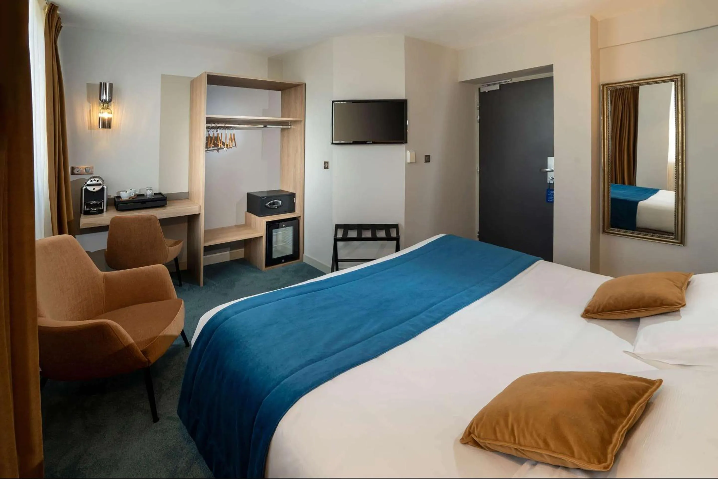 Bedroom, Bed in Best Western Hotel Le Quercy