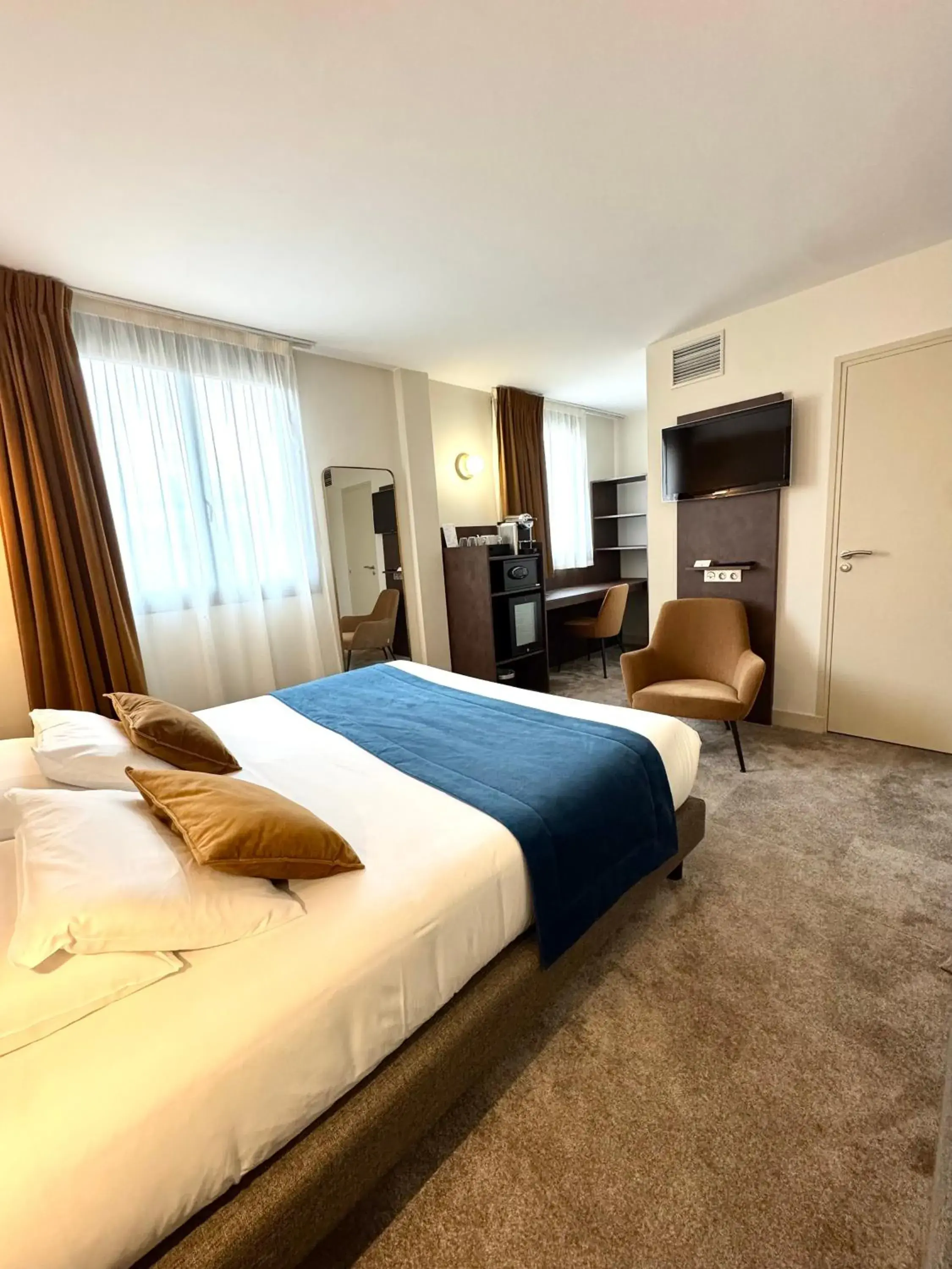 Bed in Best Western Hotel Le Quercy Bed in Best Western Hotel Le Quercy