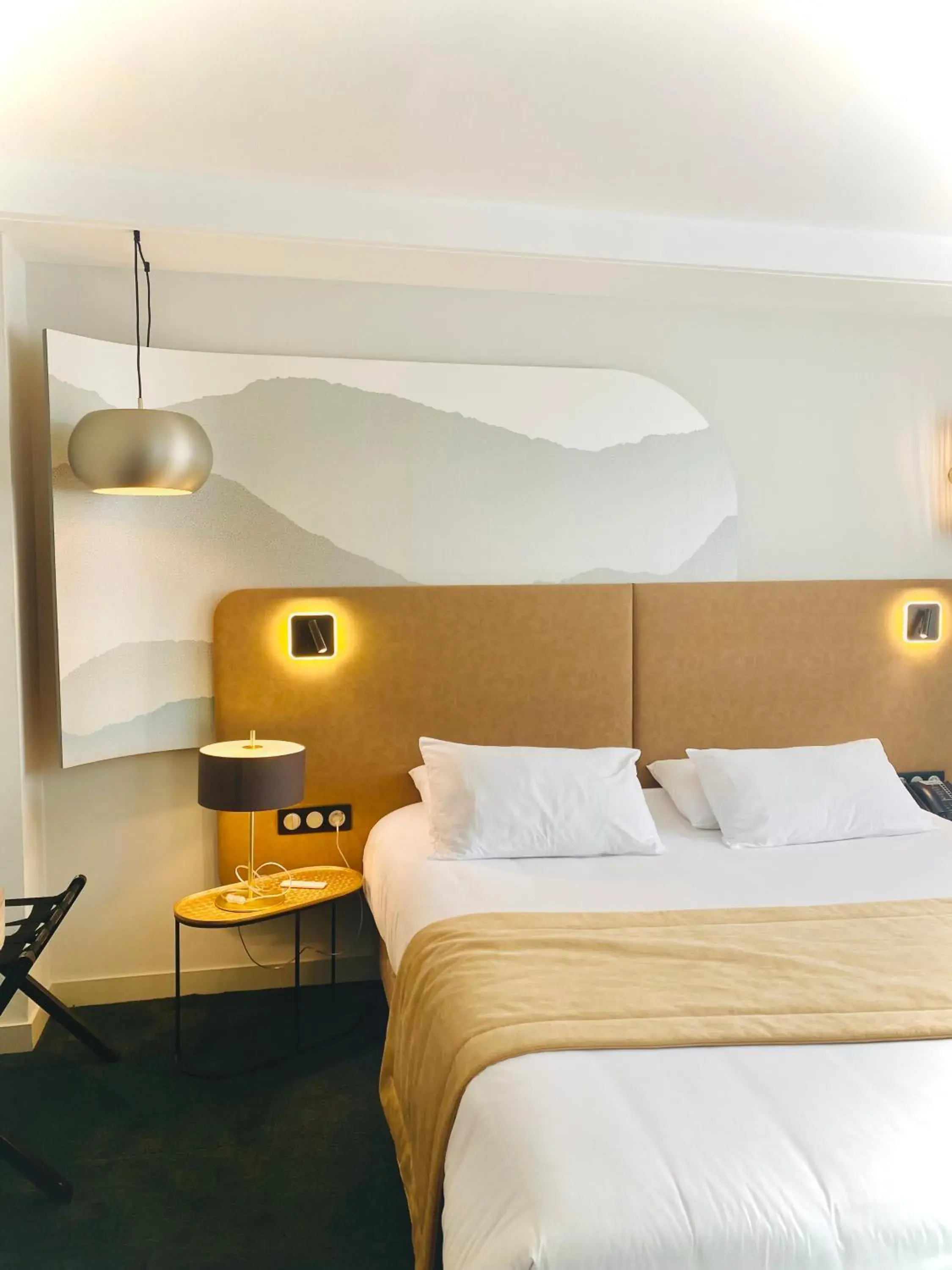 Bed in Best Western Hotel Le Quercy Bed in Best Western Hotel Le Quercy