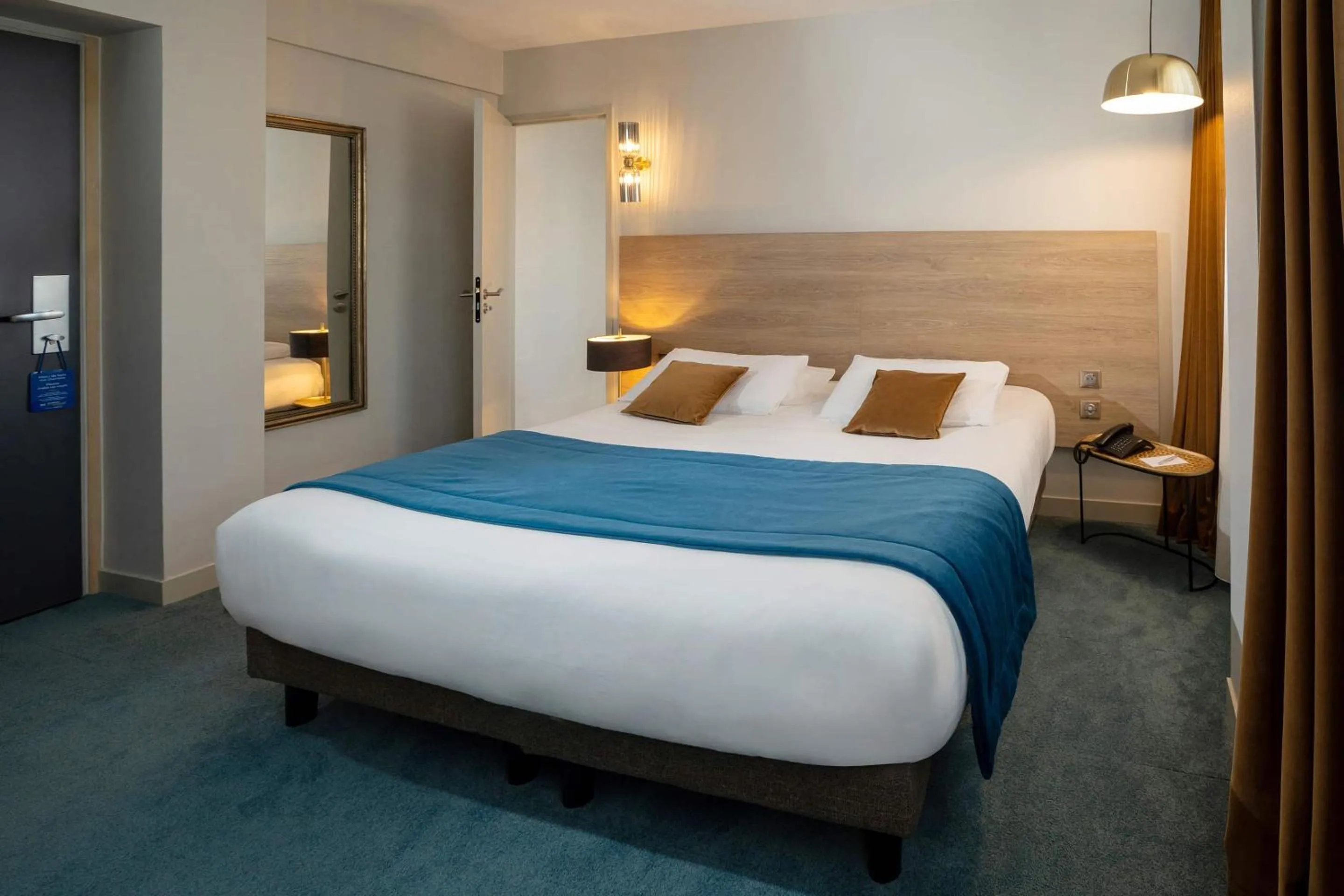 Bed in Best Western Hotel Le Quercy