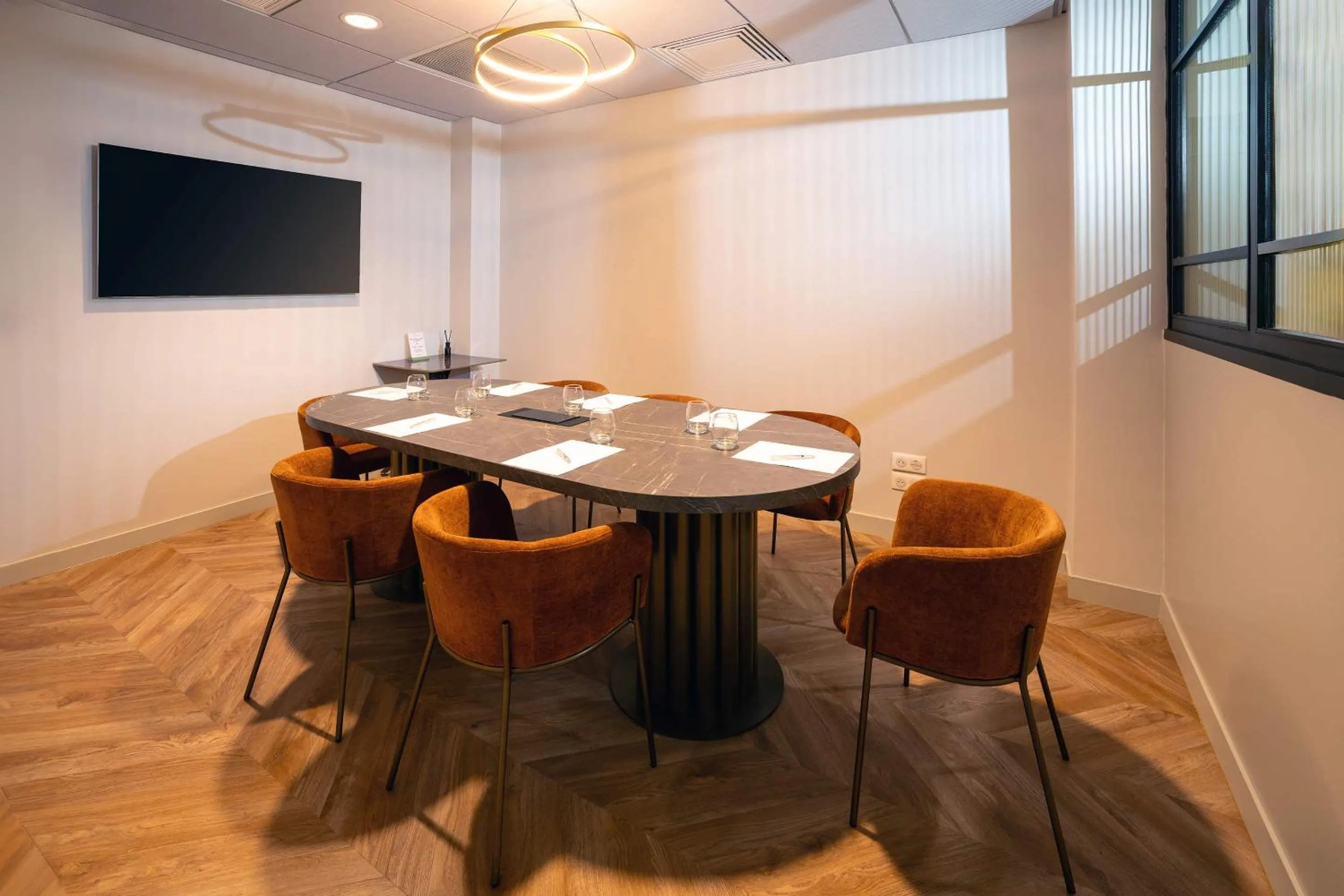 Seating area in Best Western Hotel Le Quercy
