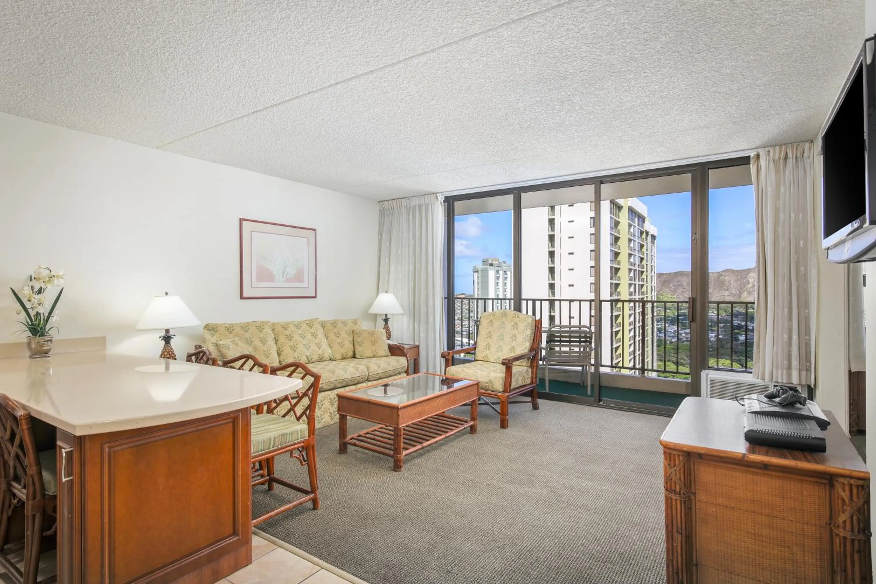 TV and multimedia in Aston at the Waikiki Banyan