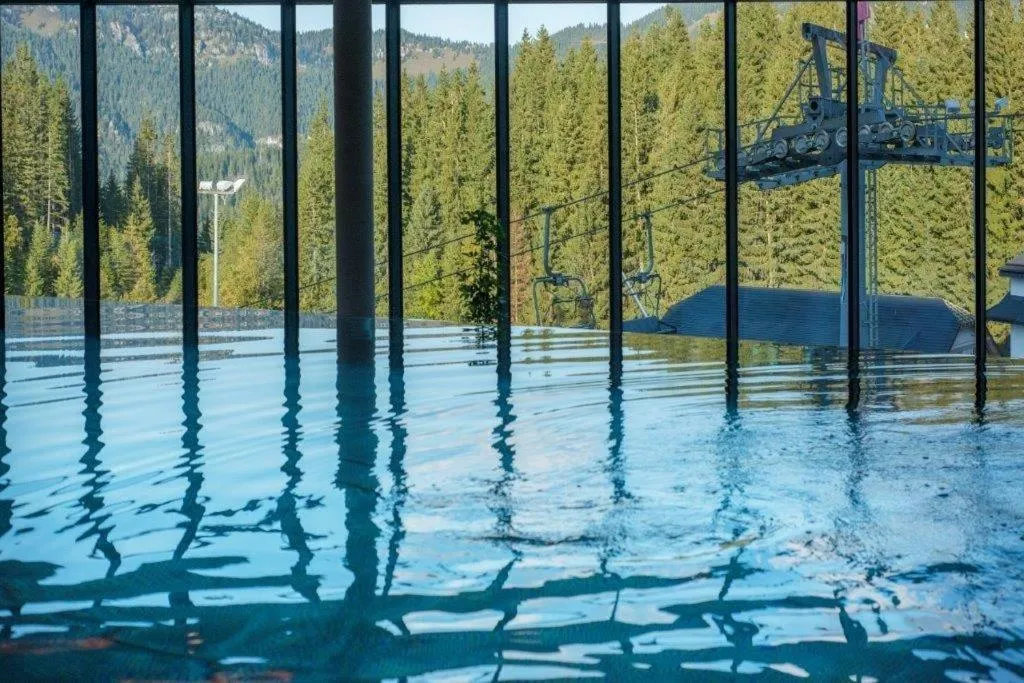 Swimming pool in Hotel SOREA SNP