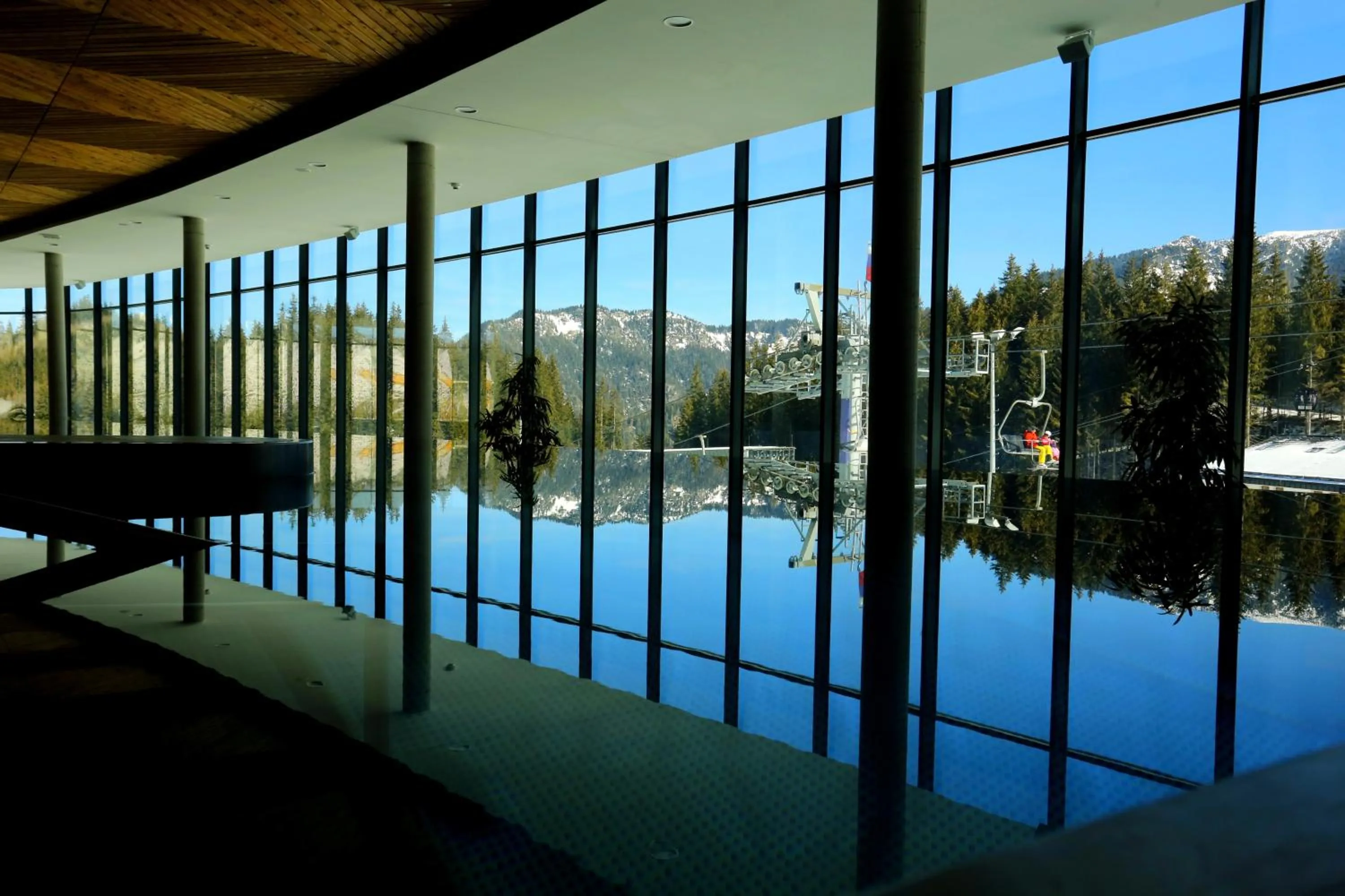 Swimming pool in Hotel SOREA SNP