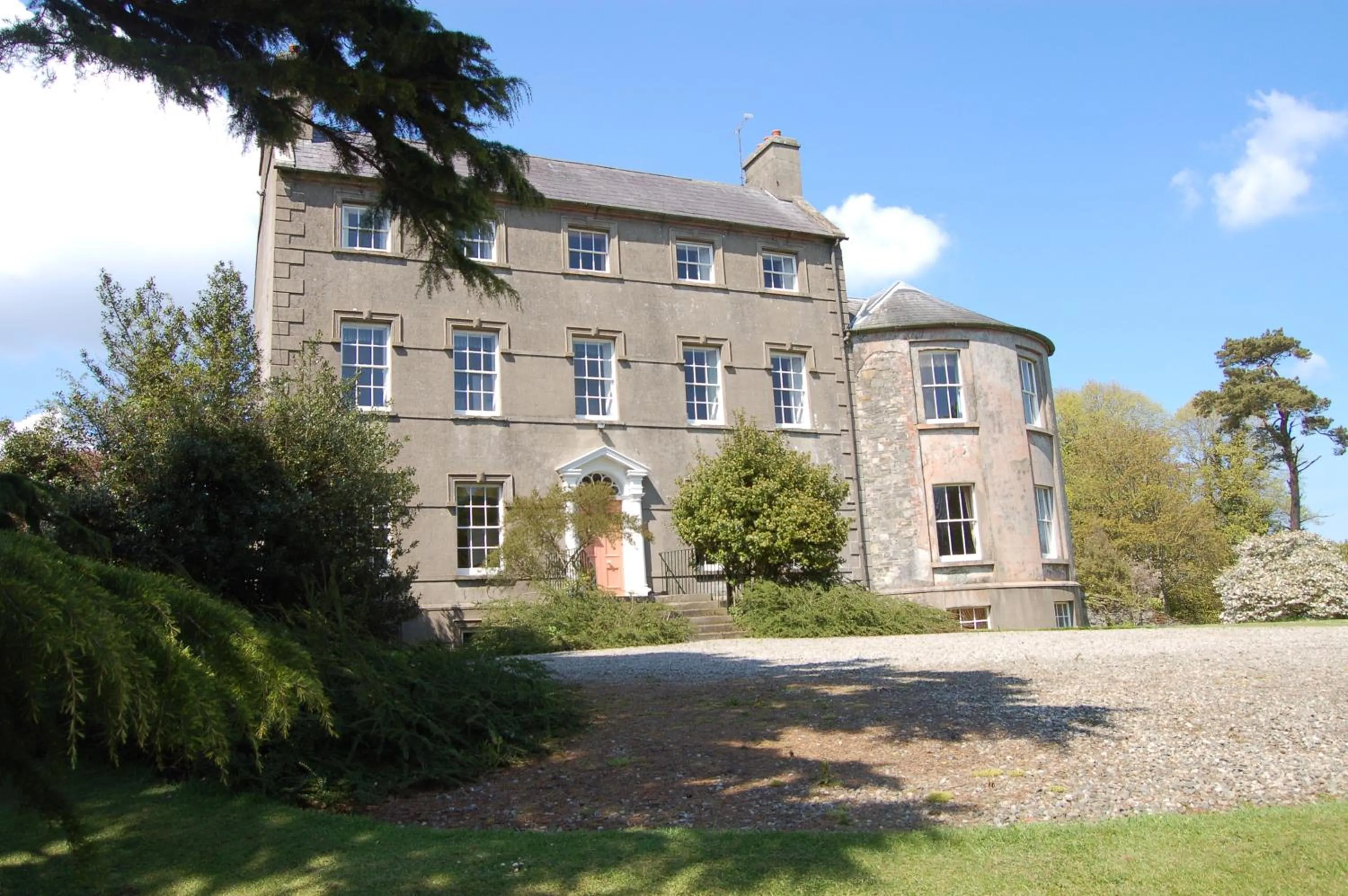 Facade/entrance in Ballydugan Country House
