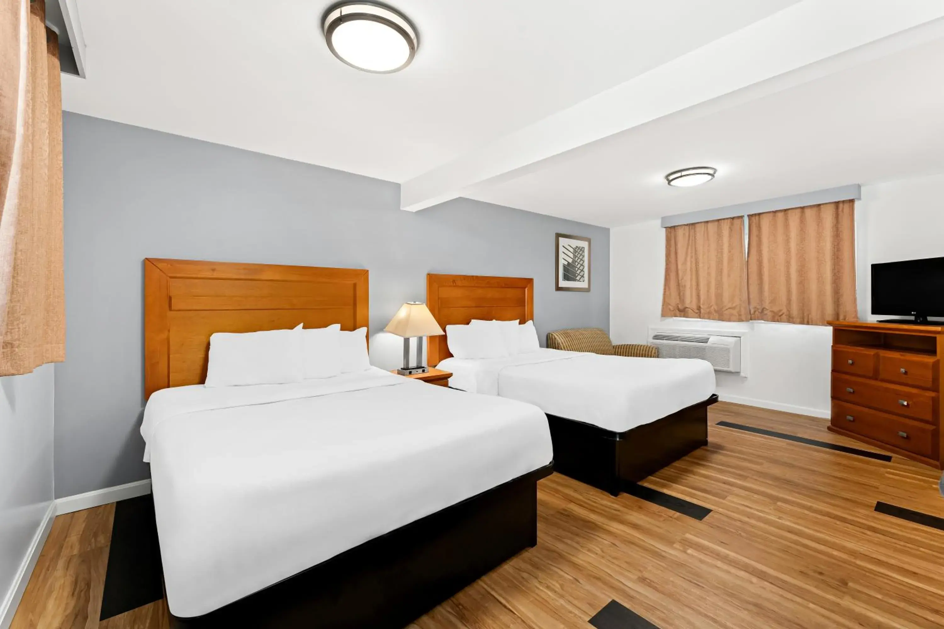 Bed in Americas Best Value Inn Stonington Mystic Bed in Americas Best Value Inn Stonington Mystic