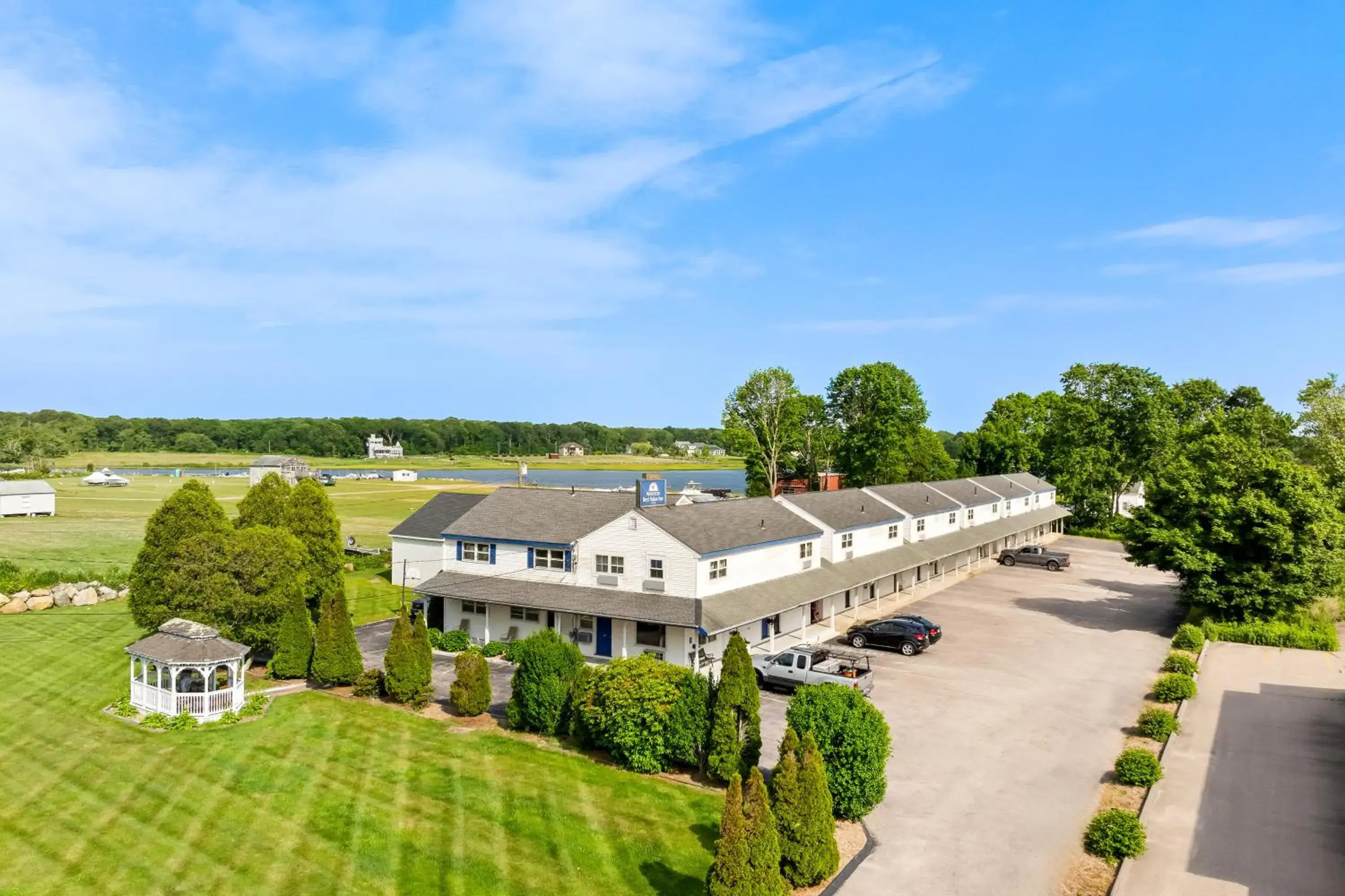 Property building in Americas Best Value Inn Stonington Mystic Property building in Americas Best Value Inn Stonington Mystic