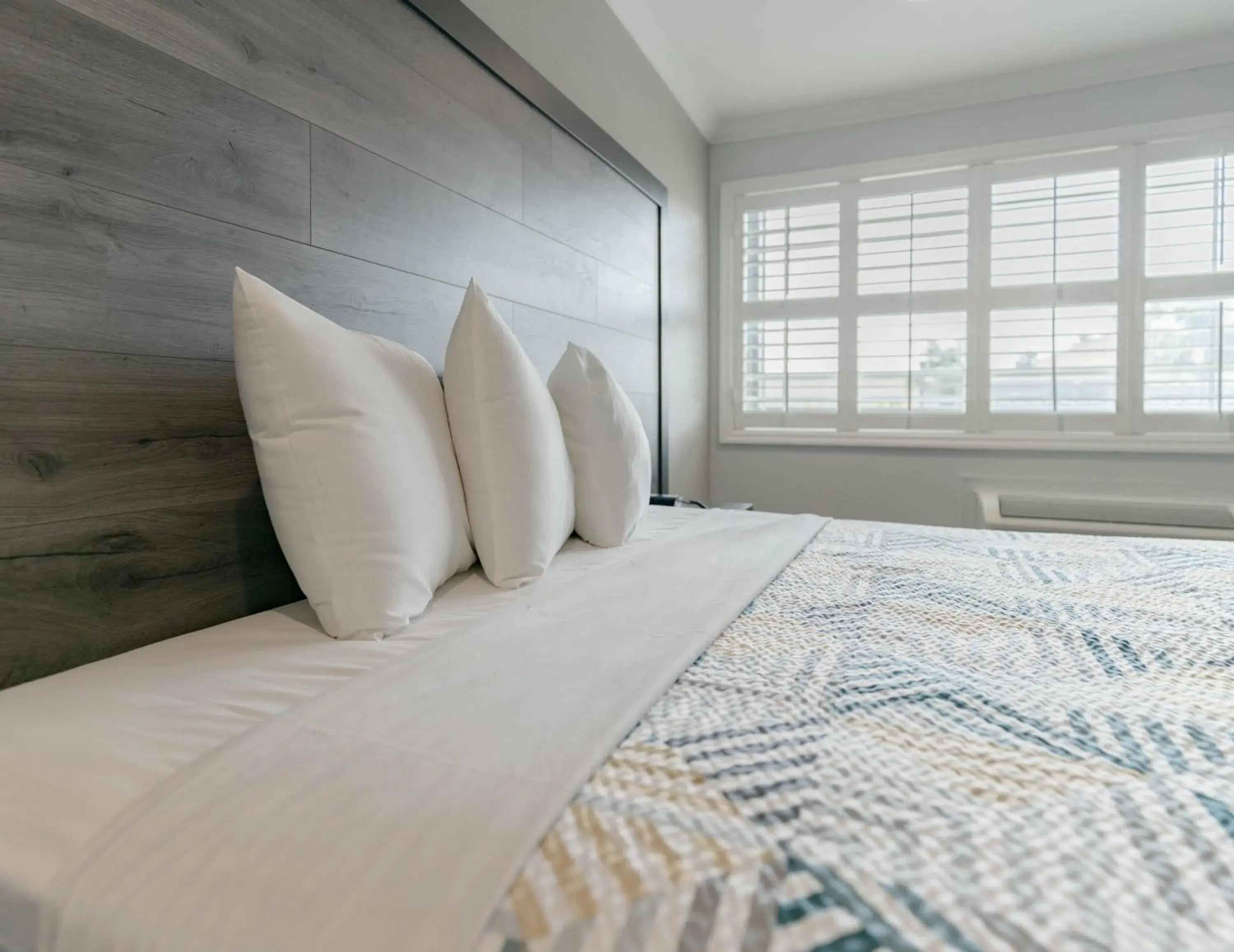 Bed in Motel 6 Pico Rivera - Los Angeles, CA Bed in Motel 6 Pico Rivera - Los Angeles, CA