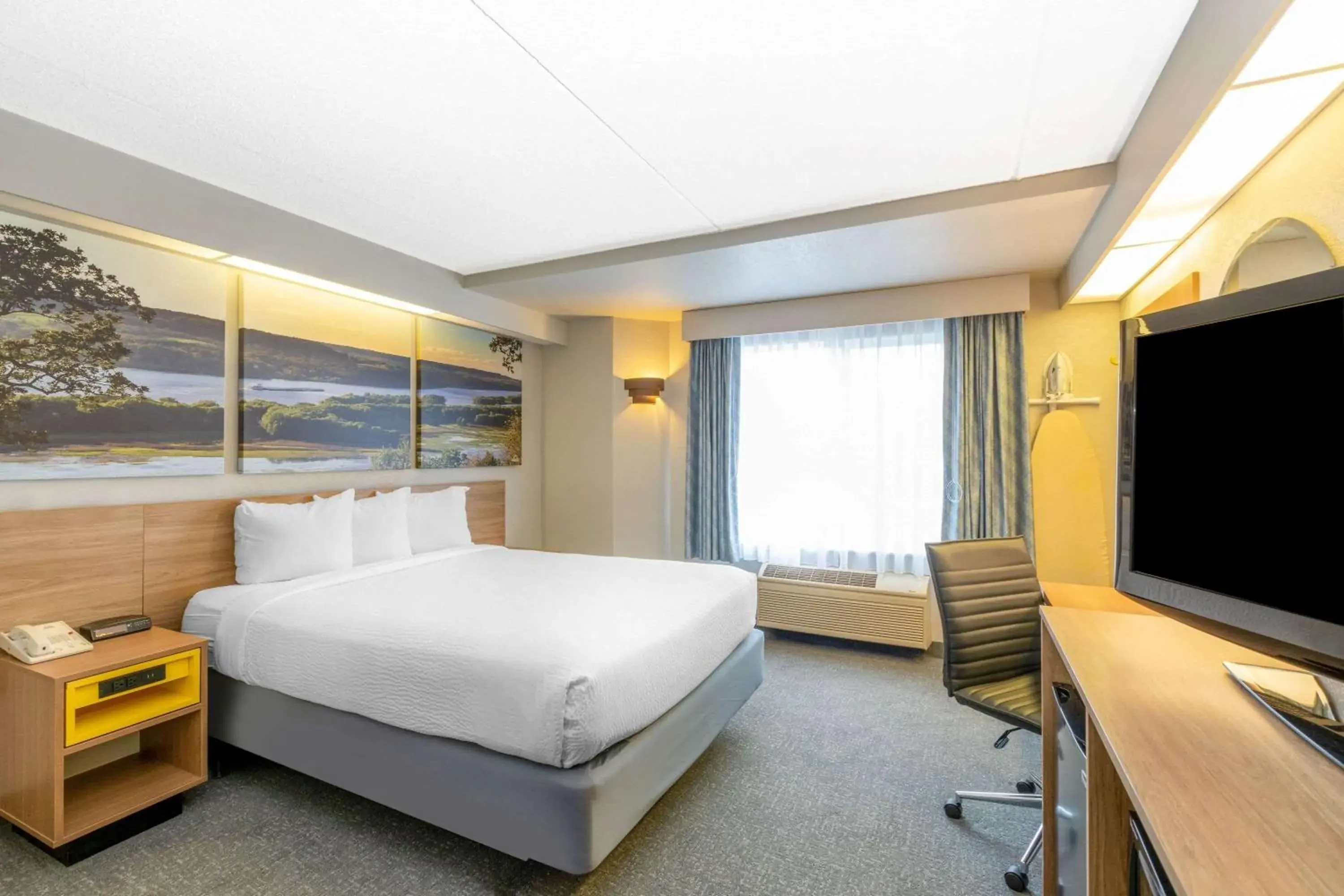 Photo of the whole room, Bed in Days Inn by Wyndham Eagan Minnesota Near Mall of America Photo of the whole room, Bed in Days Inn by Wyndham Eagan Minnesota Near Mall of America