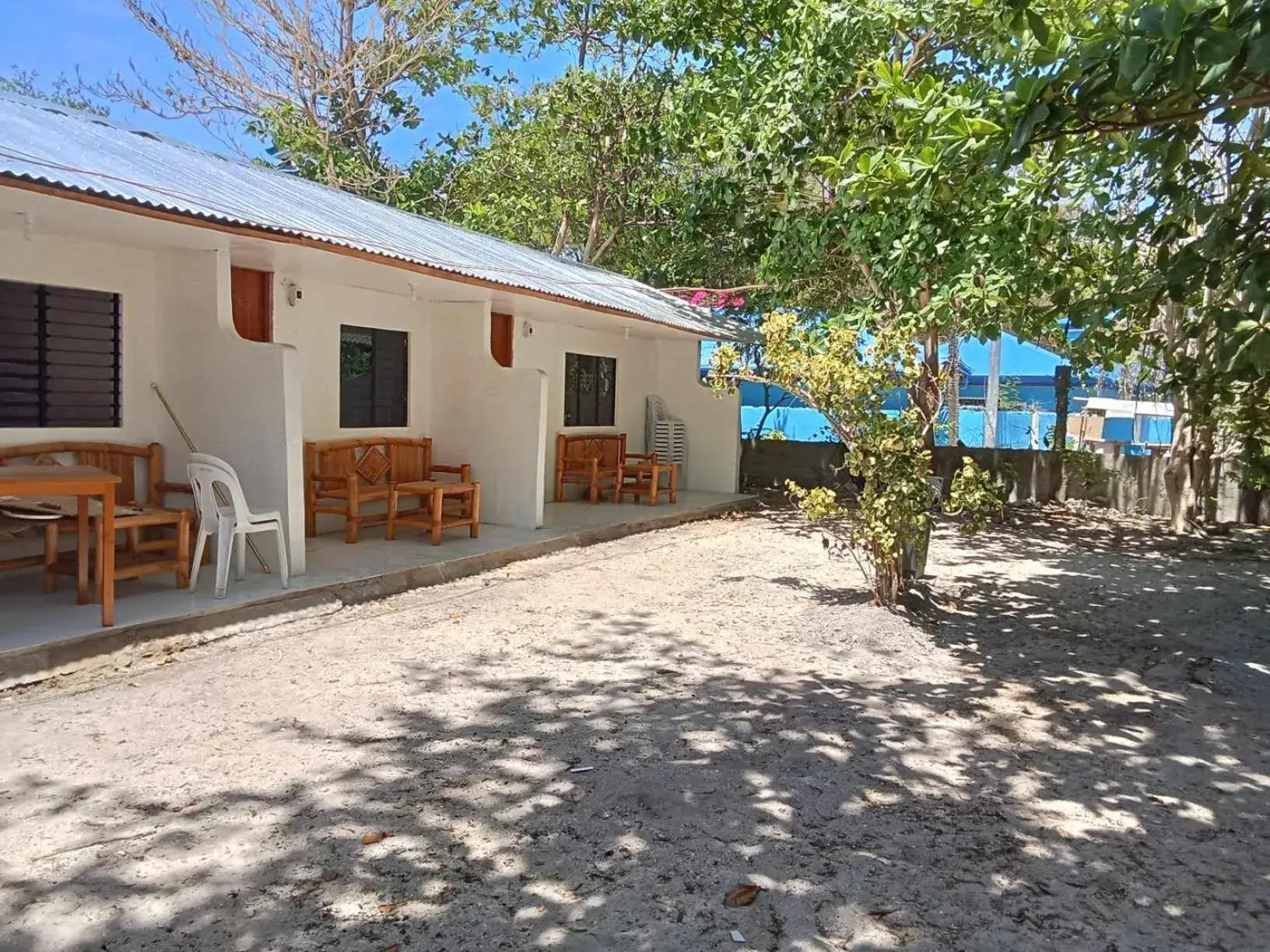 Property building in Mabuhay Thresher Dive Resort Property building in Mabuhay Thresher Dive Resort