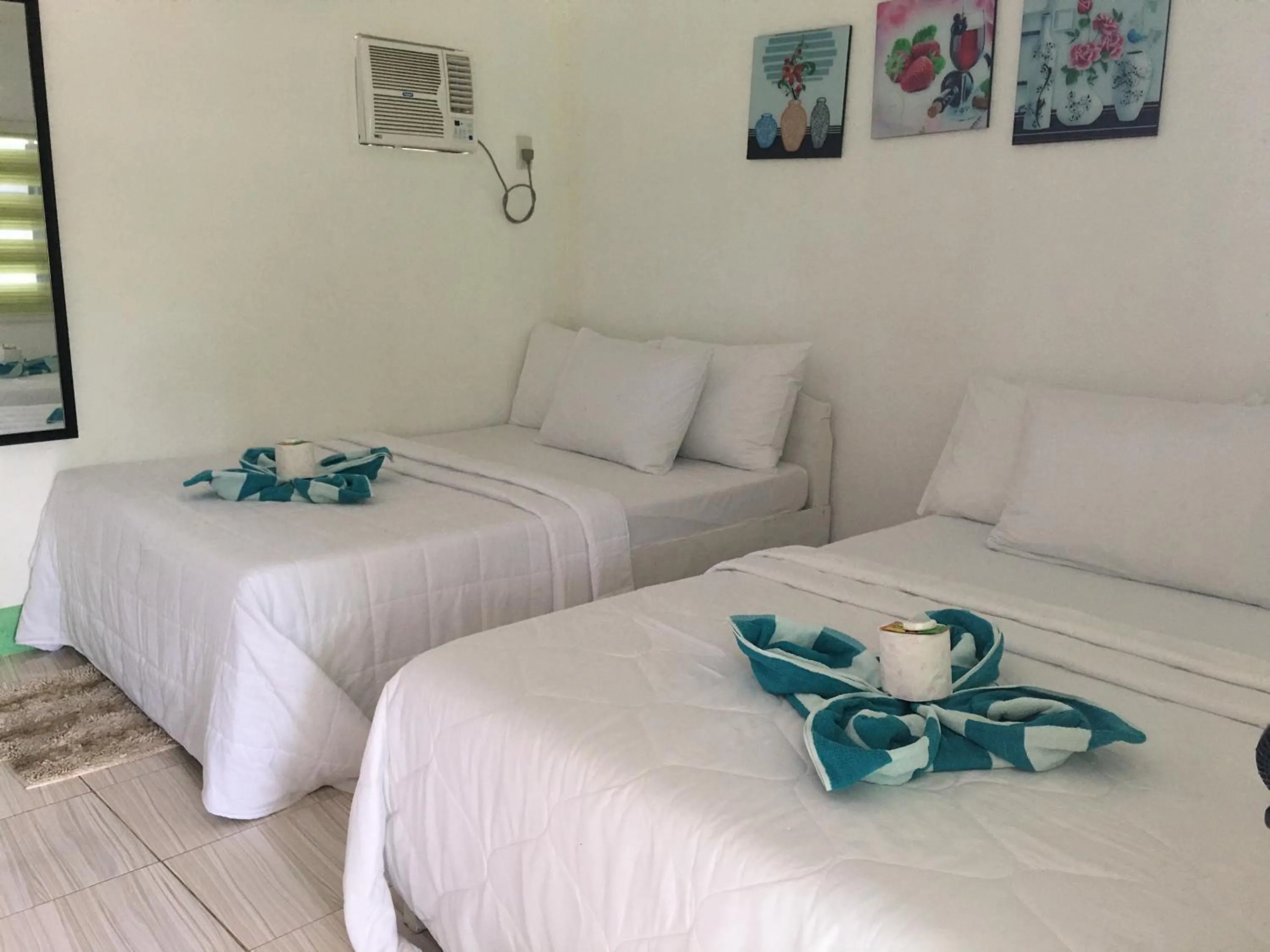 Bed in Mabuhay Thresher Dive Resort