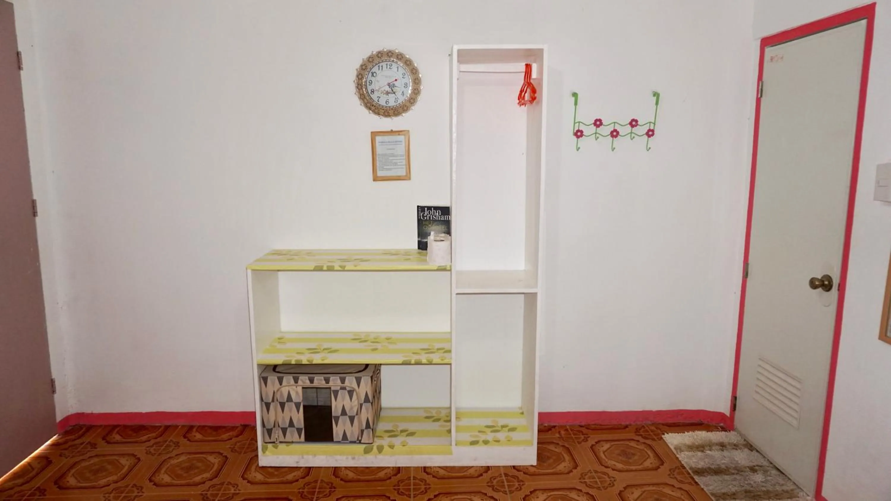 hair dresser in Mabuhay Thresher Dive Resort