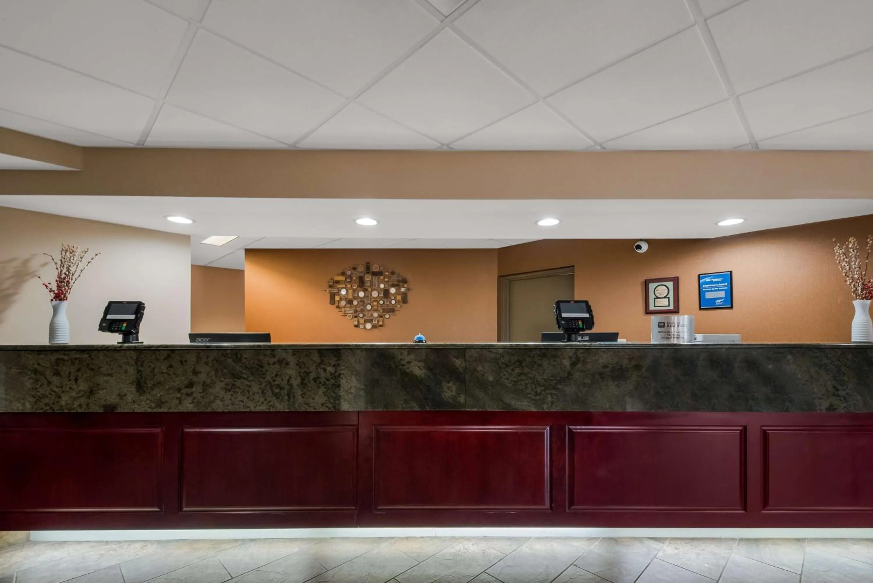 Lobby or reception in Best Western Philadelphia South - West Deptford Inn