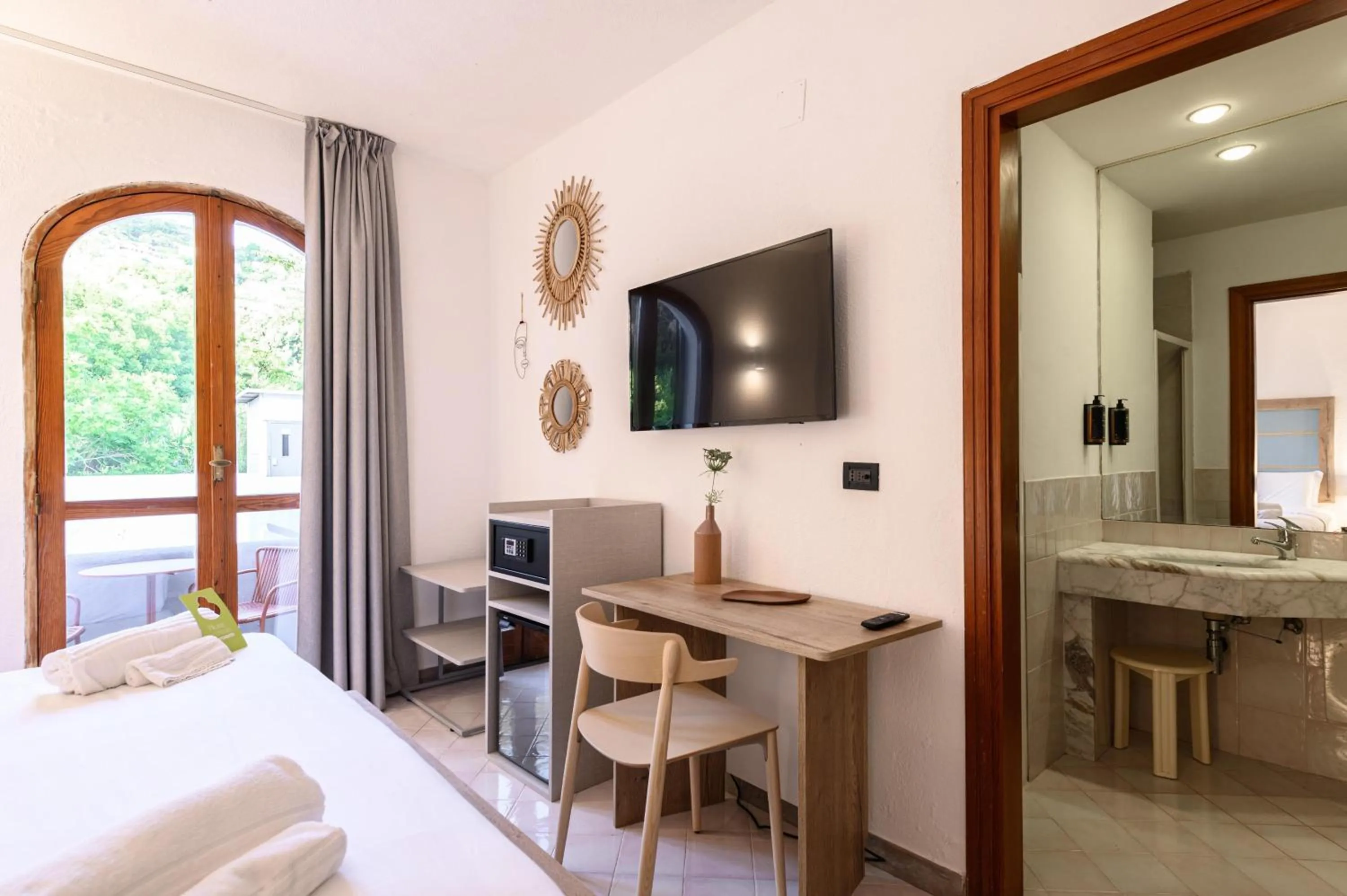 Photo of the whole room, Bed in B&B HOTEL Ischia San Nicola