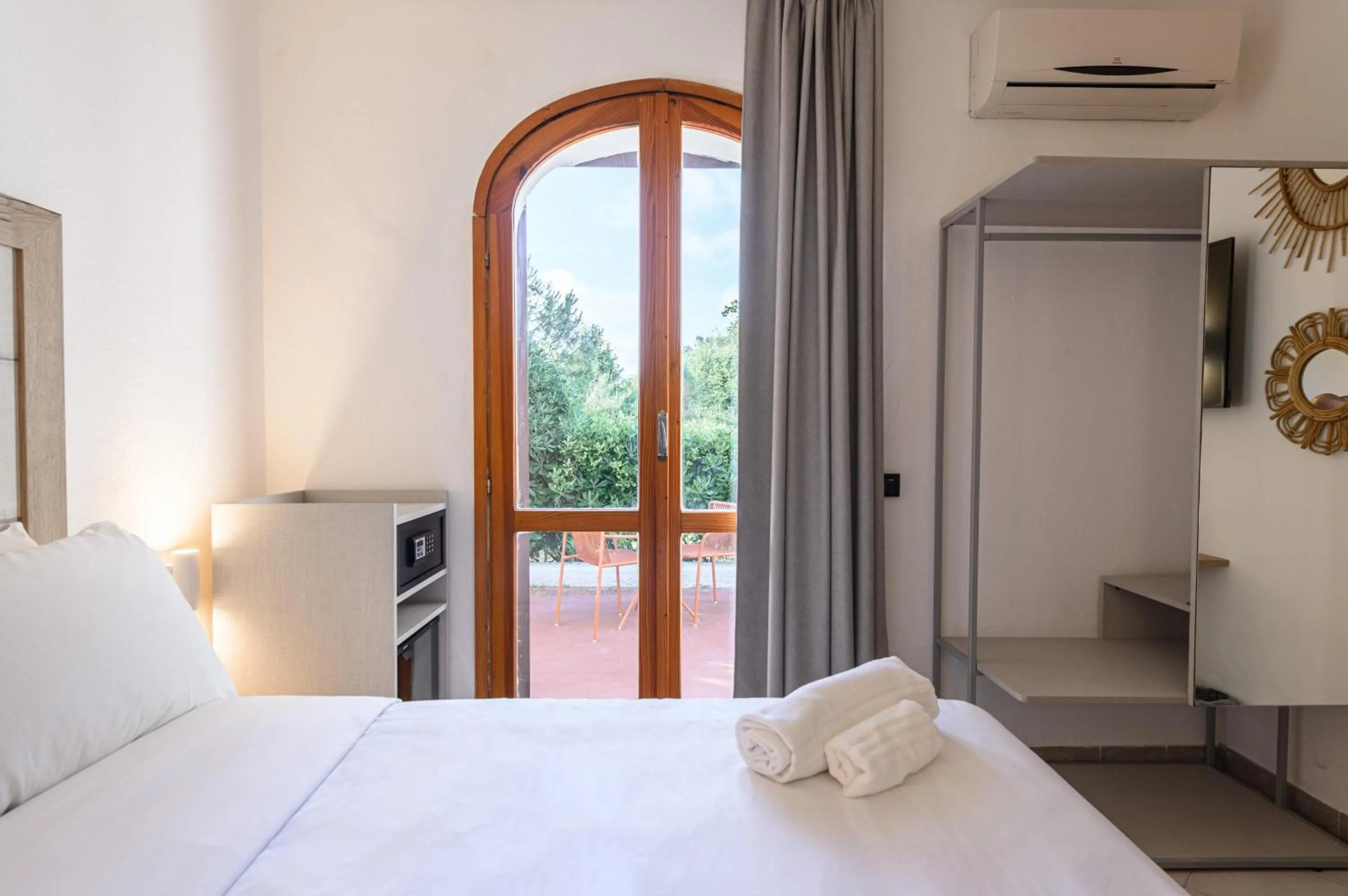 Photo of the whole room, Bed in B&B HOTEL Ischia San Nicola