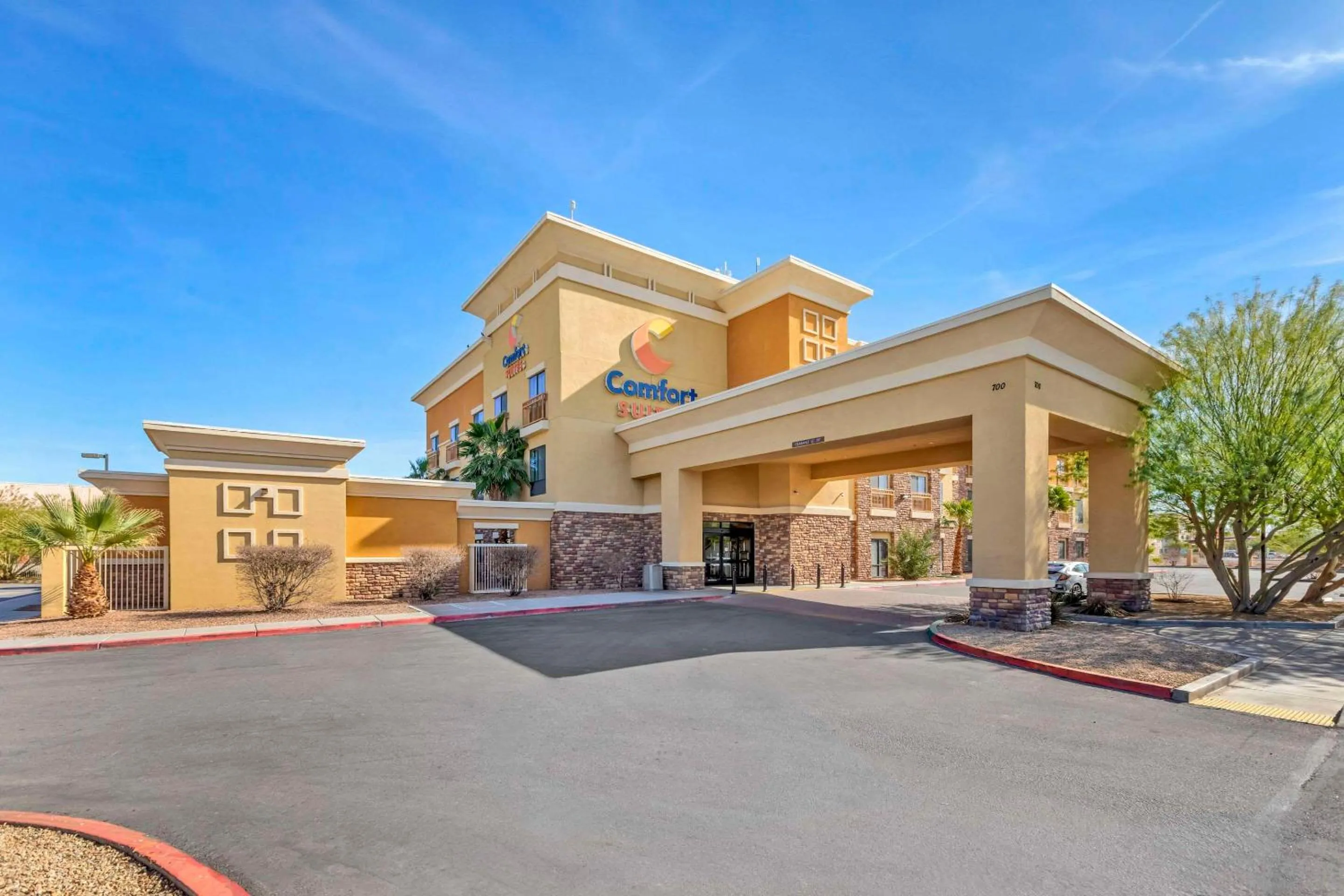 Property building in Comfort Suites Blythe