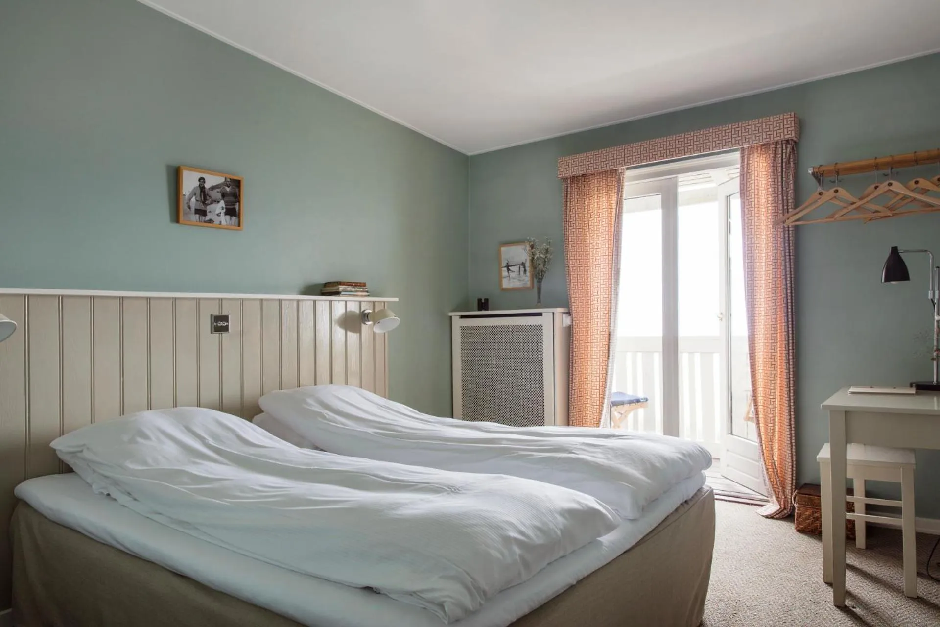 Balcony/Terrace, Bed in Helenekilde Badehotel