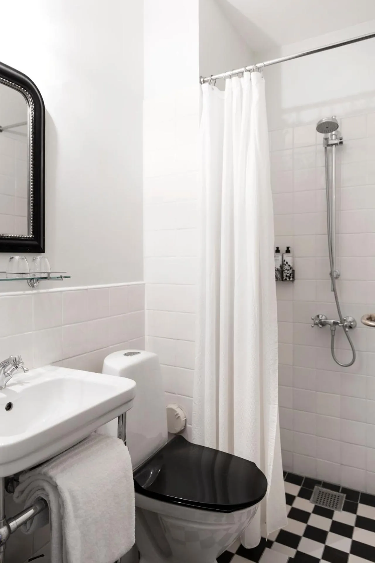 Shower in Helenekilde Badehotel