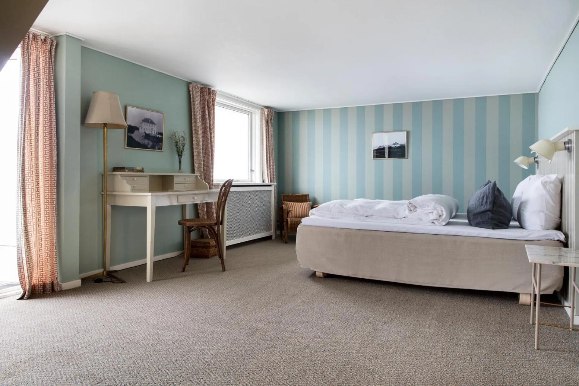 Balcony/Terrace, Bed in Helenekilde Badehotel