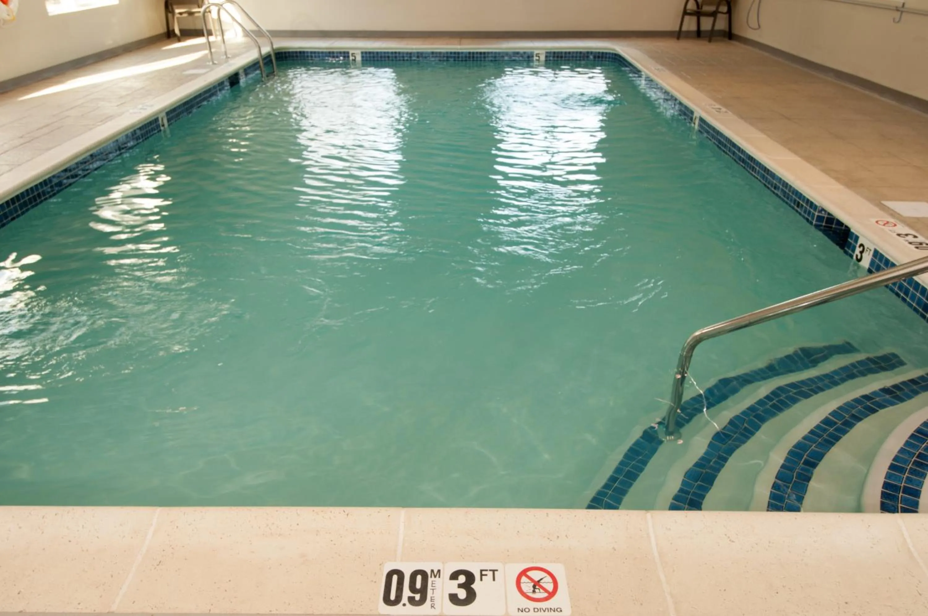 Swimming pool in Holiday Inn Express Vernon-Manchester by IHG