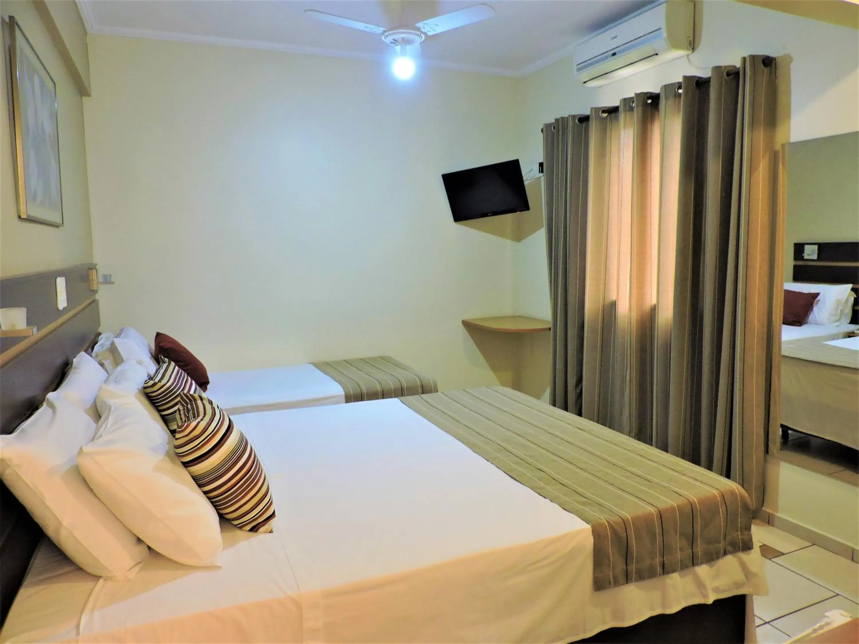 Bedroom, Bed in Hotel Ferraz