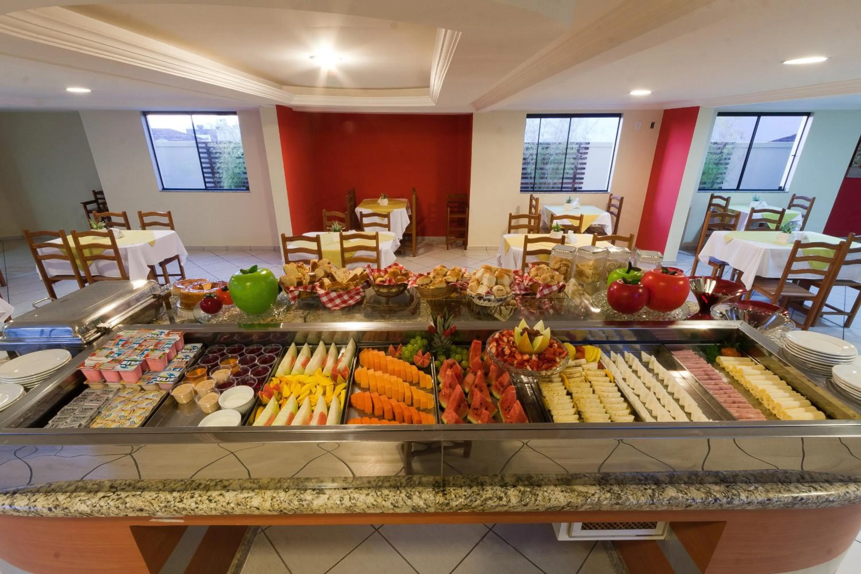 Buffet breakfast in Hotel Ferraz