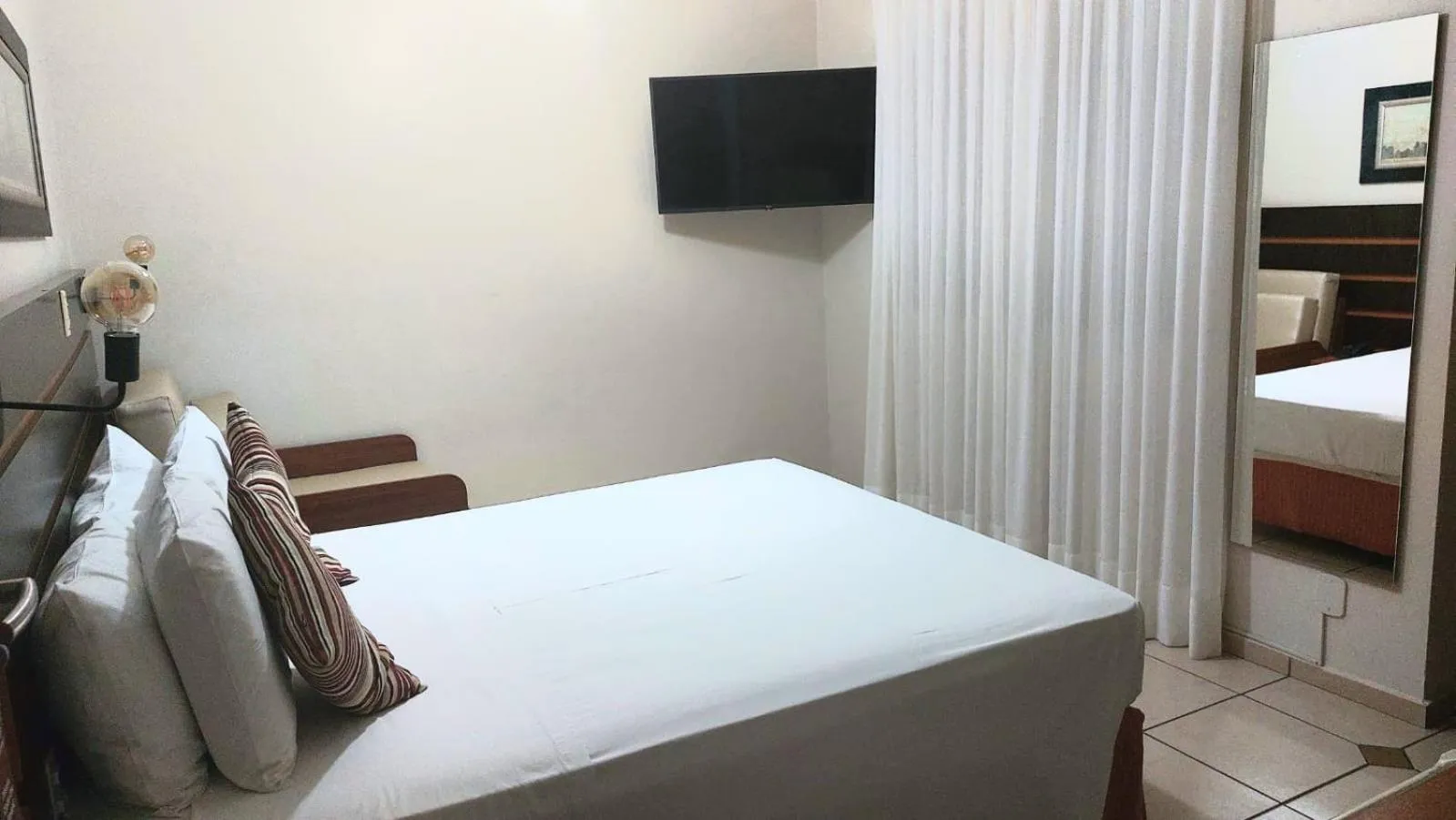 Bedroom, Bed in Hotel Ferraz