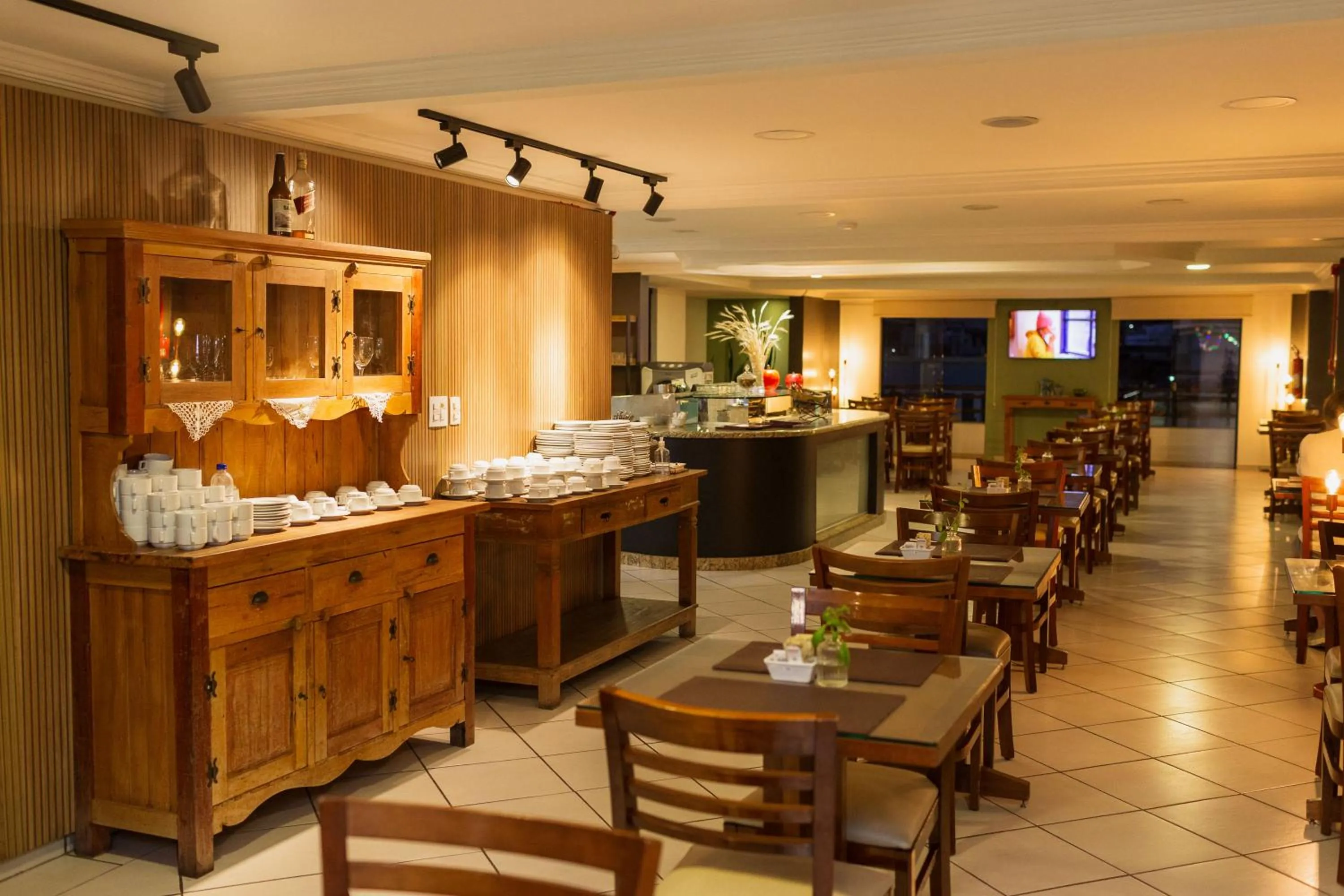 Restaurant/places to eat in Hotel Ferraz