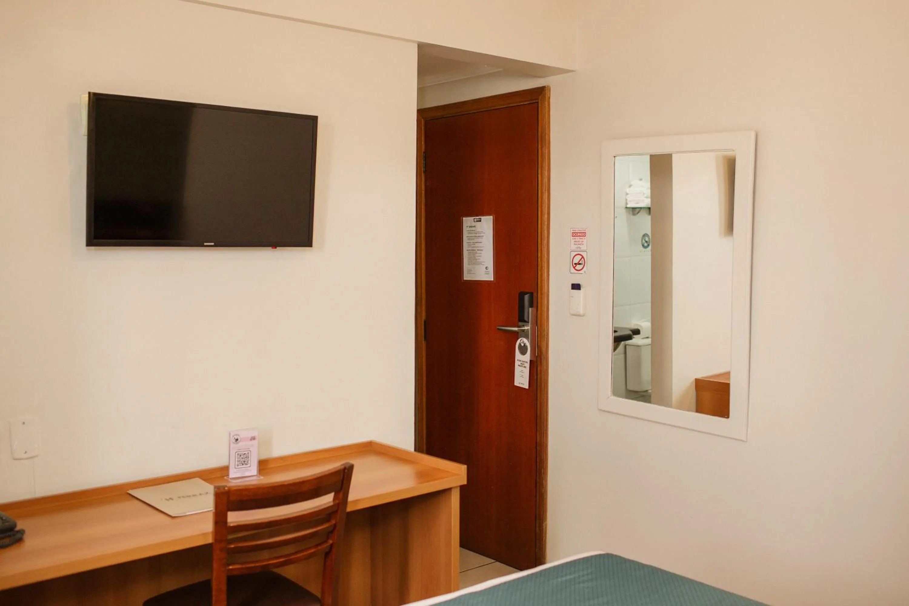 TV and multimedia in Hotel Ferraz