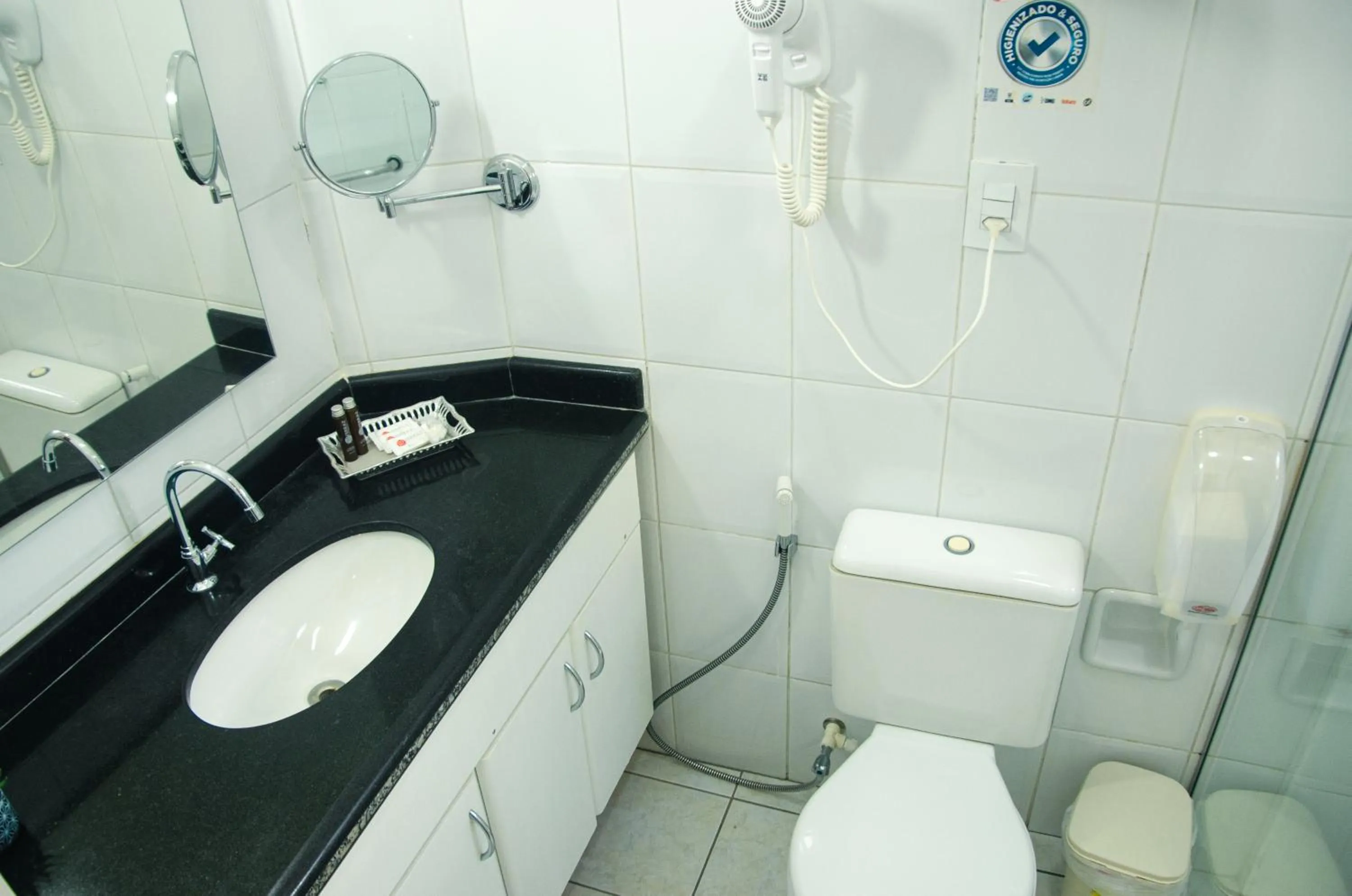 Bathroom in Hotel Ferraz
