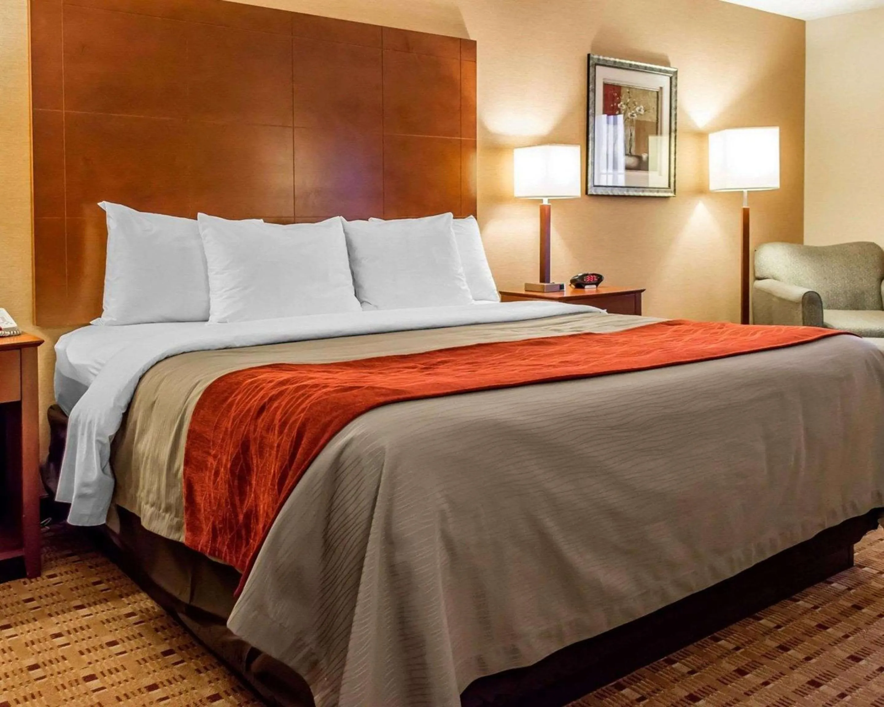 Photo of the whole room, Bed in Comfort Inn & Suites Franklin East