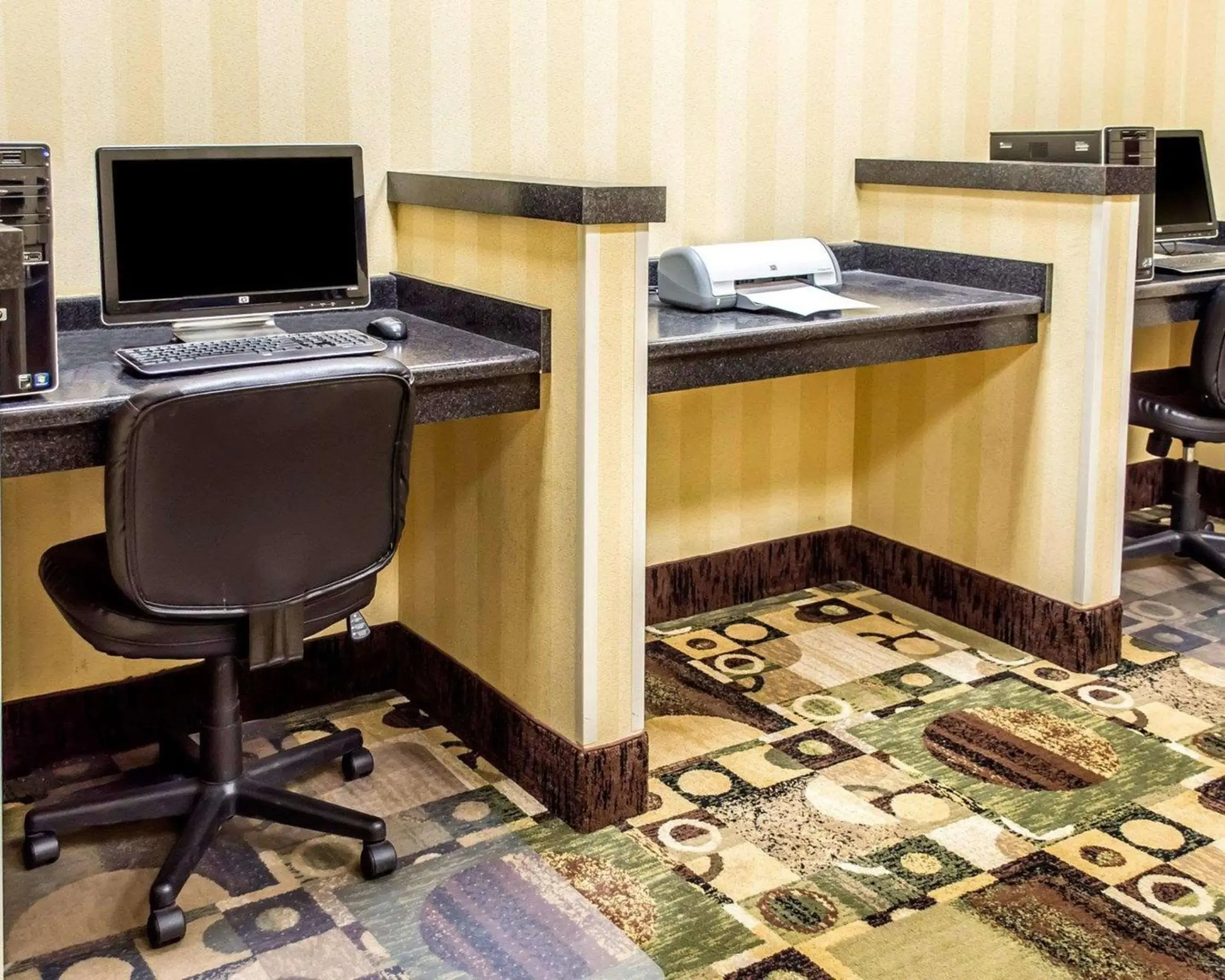 Business facilities, TV/Entertainment Center in Comfort Inn And Suites Franklin