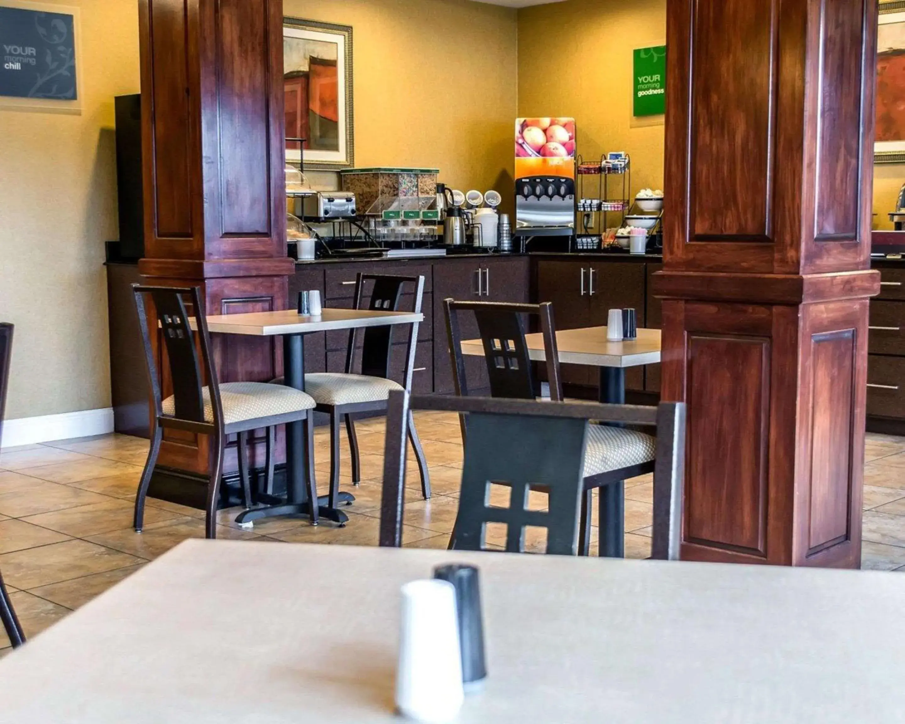 Restaurant/Places to Eat in Comfort Inn And Suites Franklin