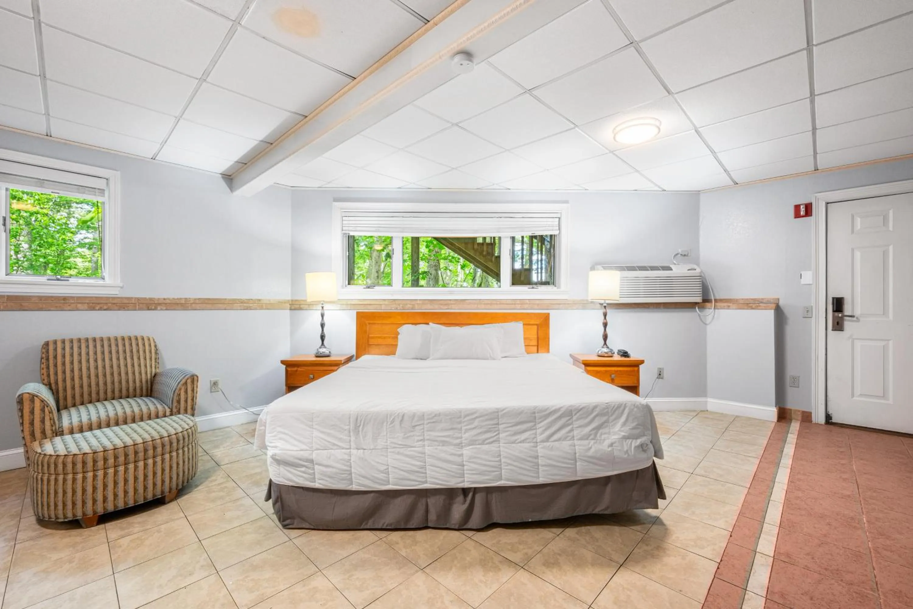 Bed in Cedar Park Inn