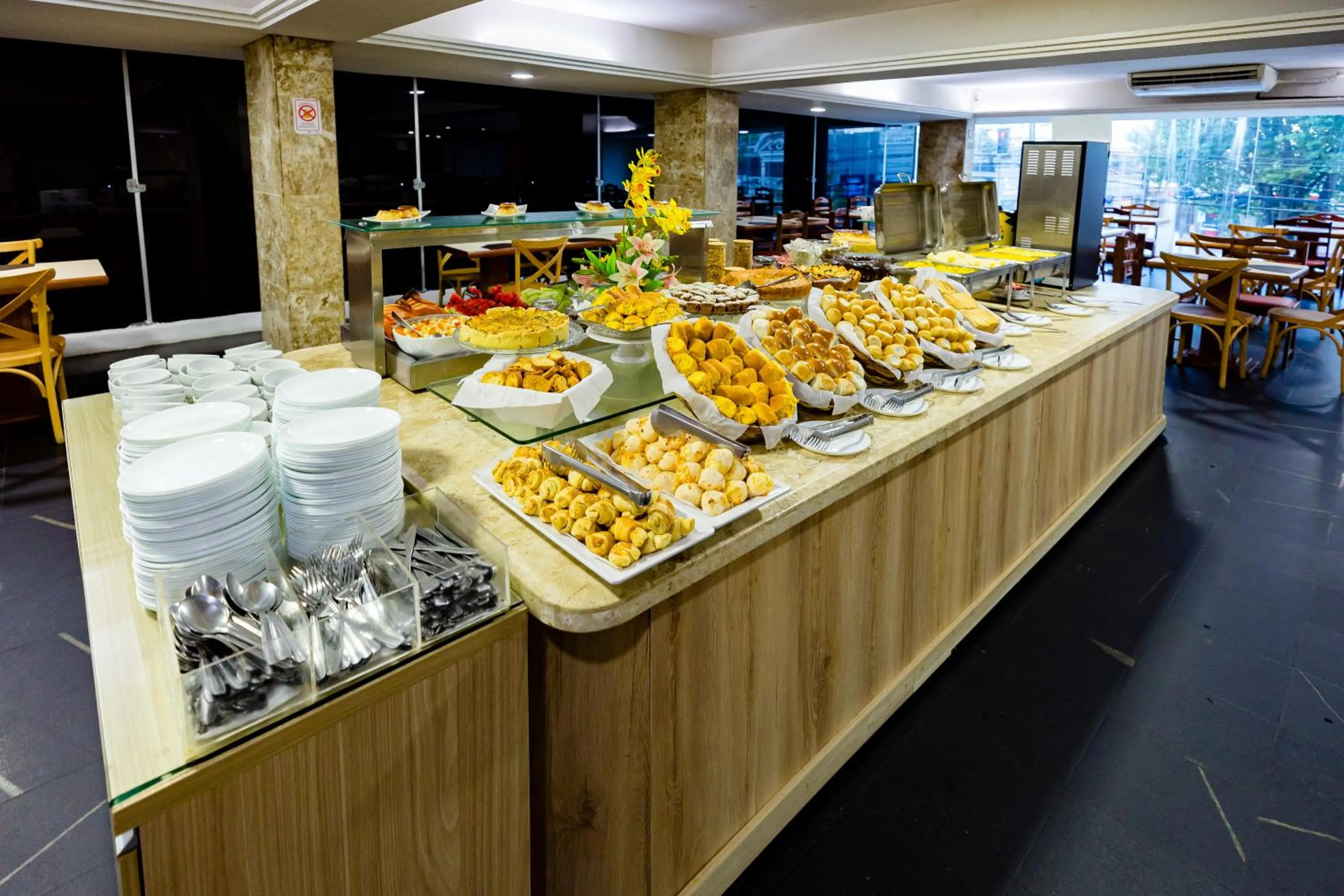 Breakfast in El Aram Beach Express