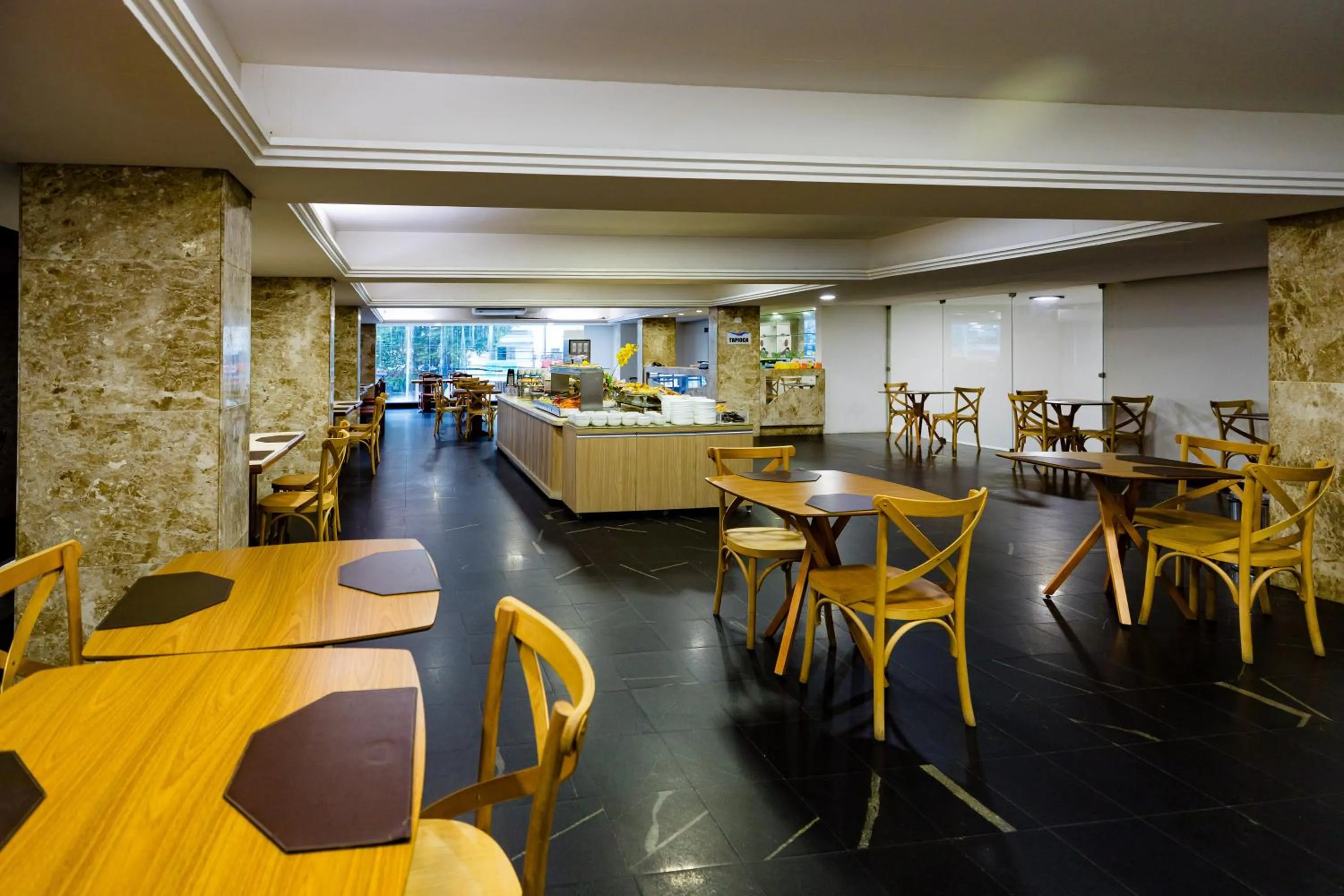 Restaurant/places to eat in El Aram Beach Express