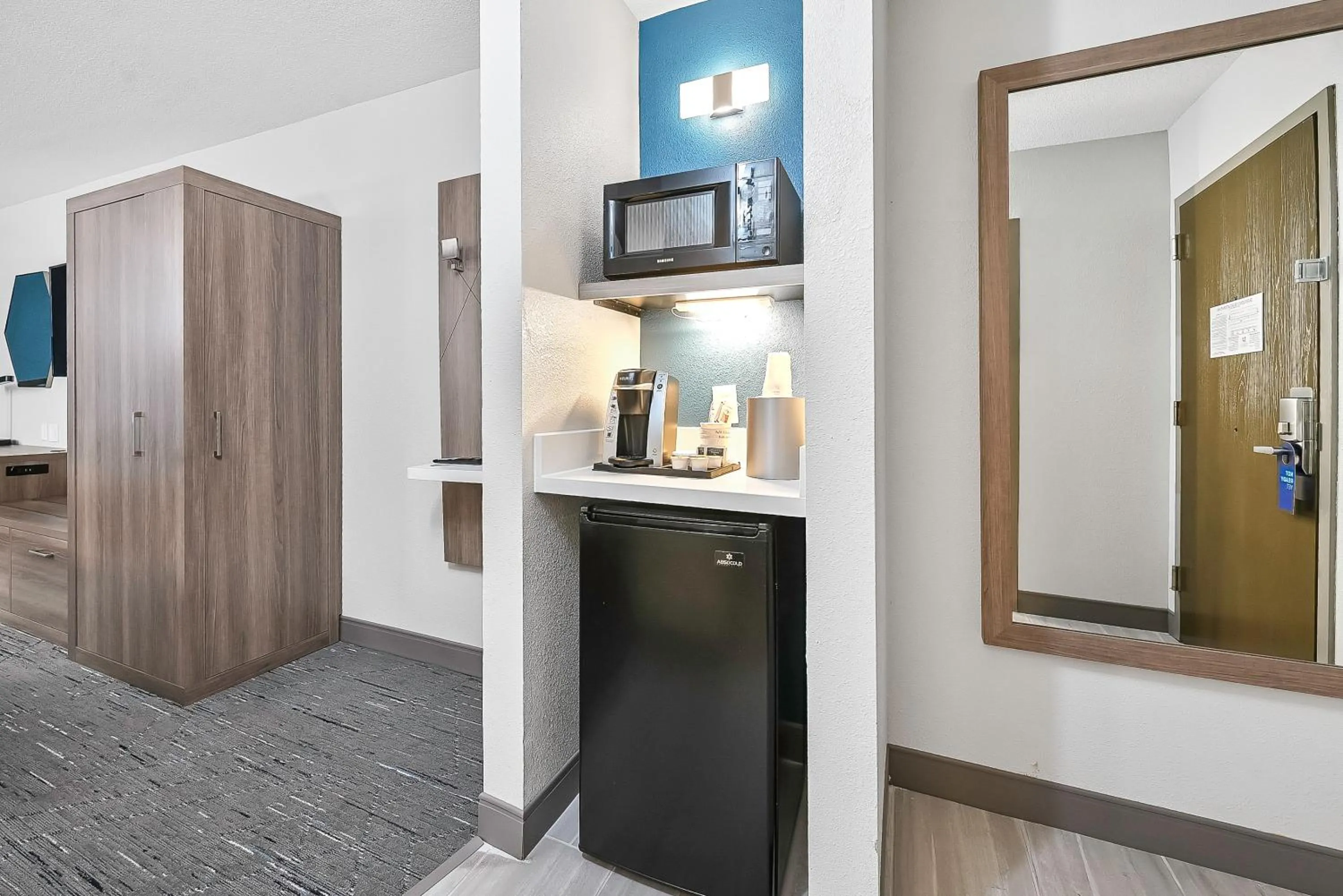 Guests in Holiday Inn Express Palestine by IHG