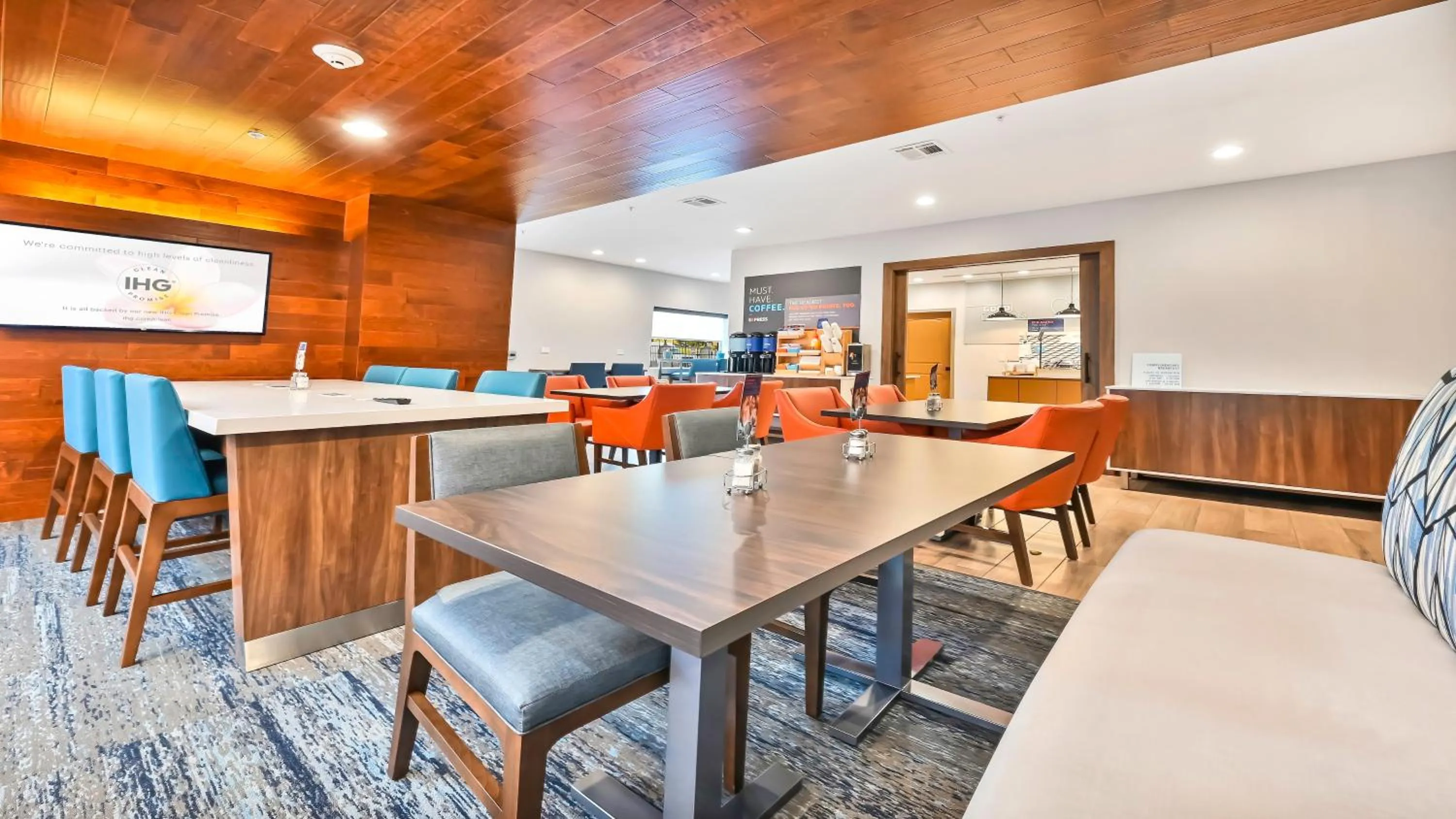 Breakfast in Holiday Inn Express Palestine by IHG