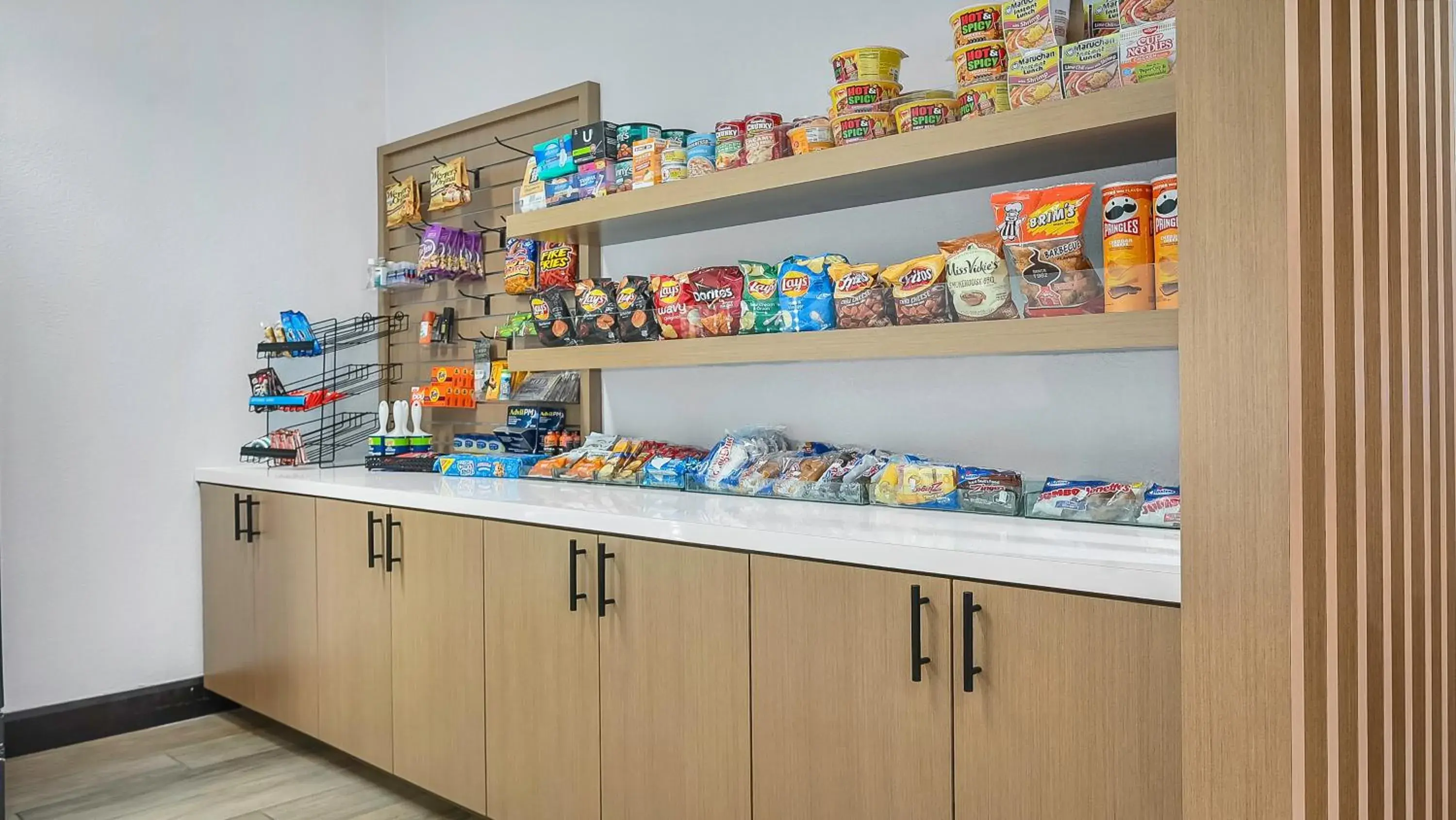 Food and drinks in Holiday Inn Express Palestine by IHG Food and drinks in Holiday Inn Express Palestine by IHG