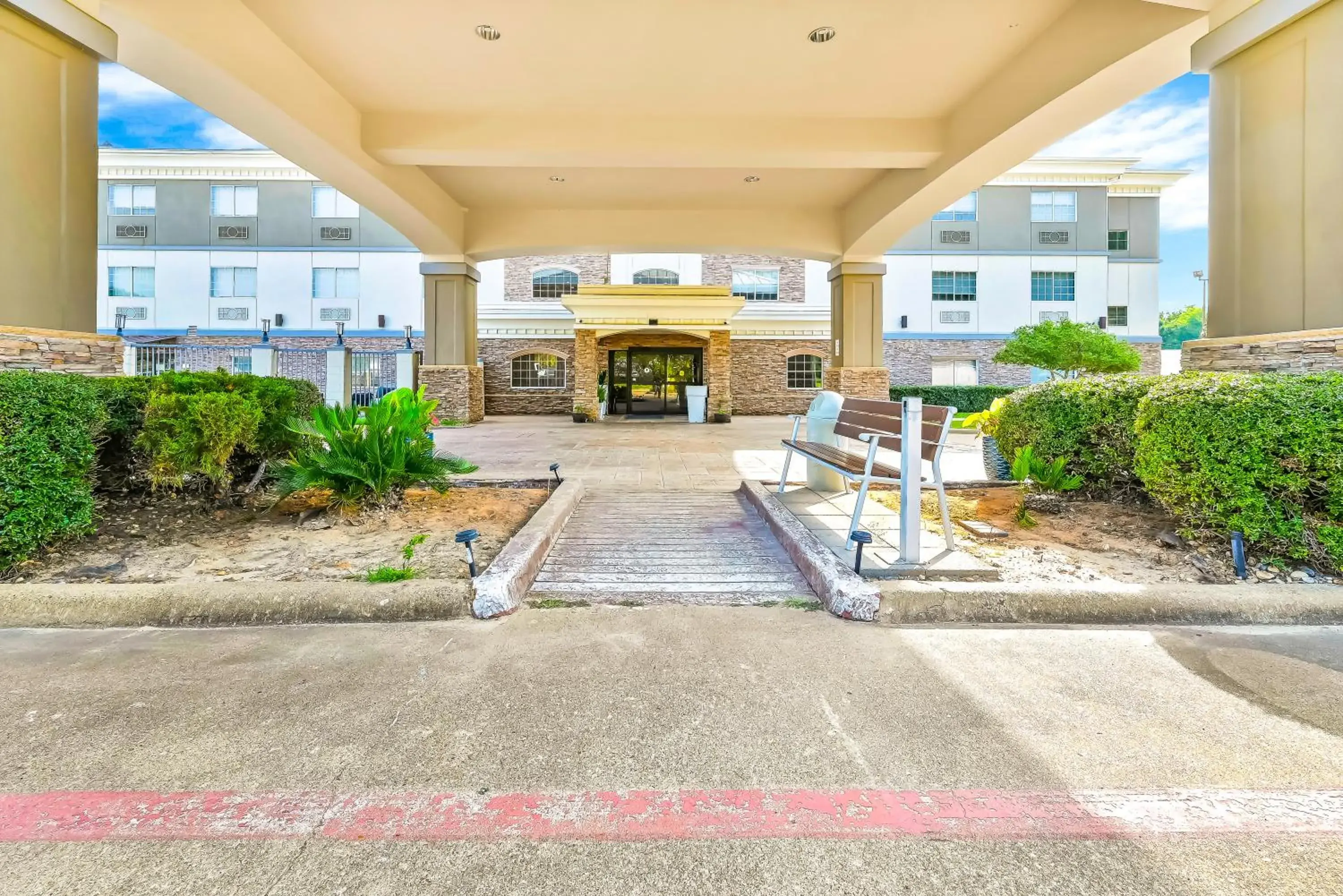 Property building in Holiday Inn Express Palestine by IHG Property building in Holiday Inn Express Palestine by IHG