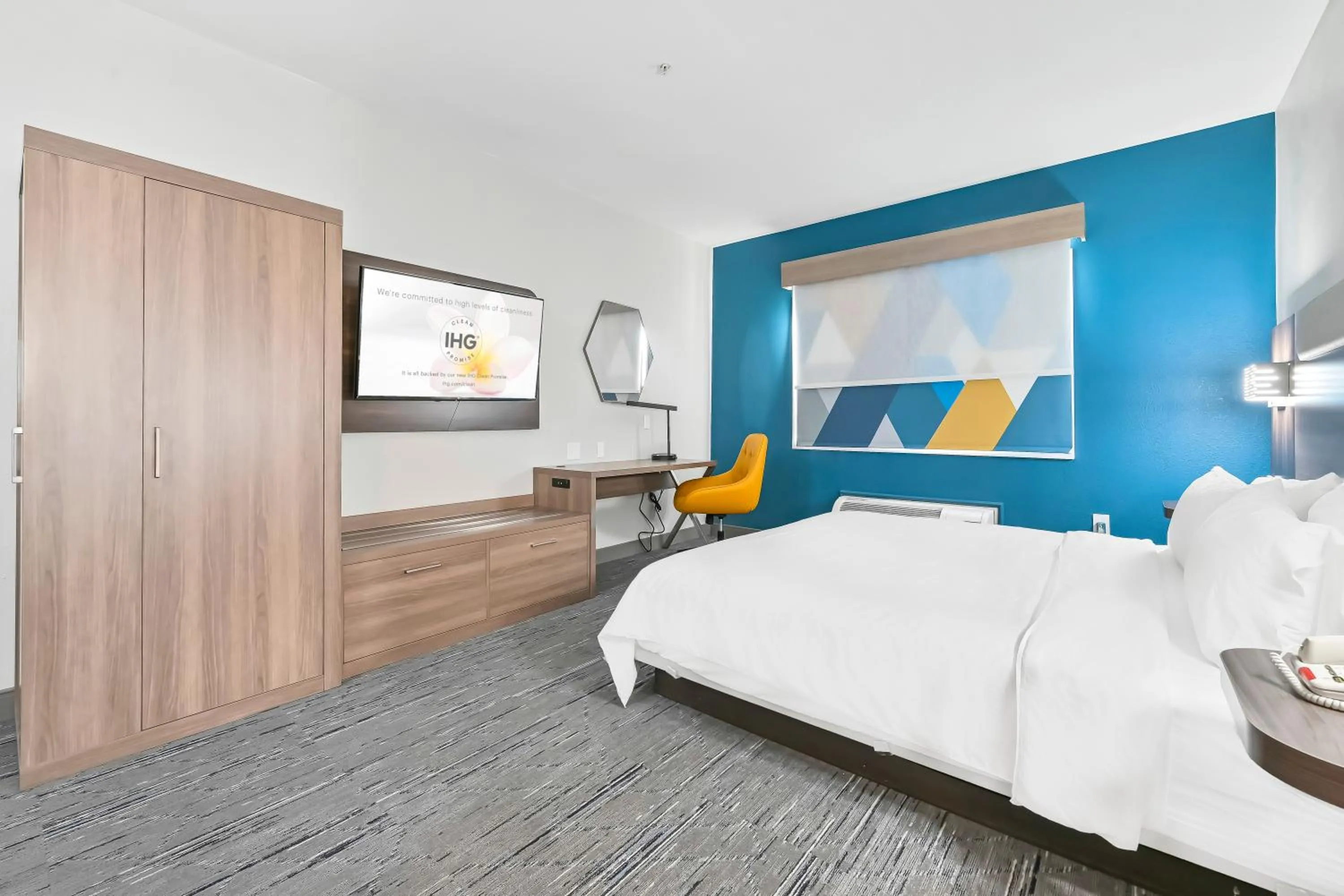 Guests, Bed in Holiday Inn Express Palestine by IHG