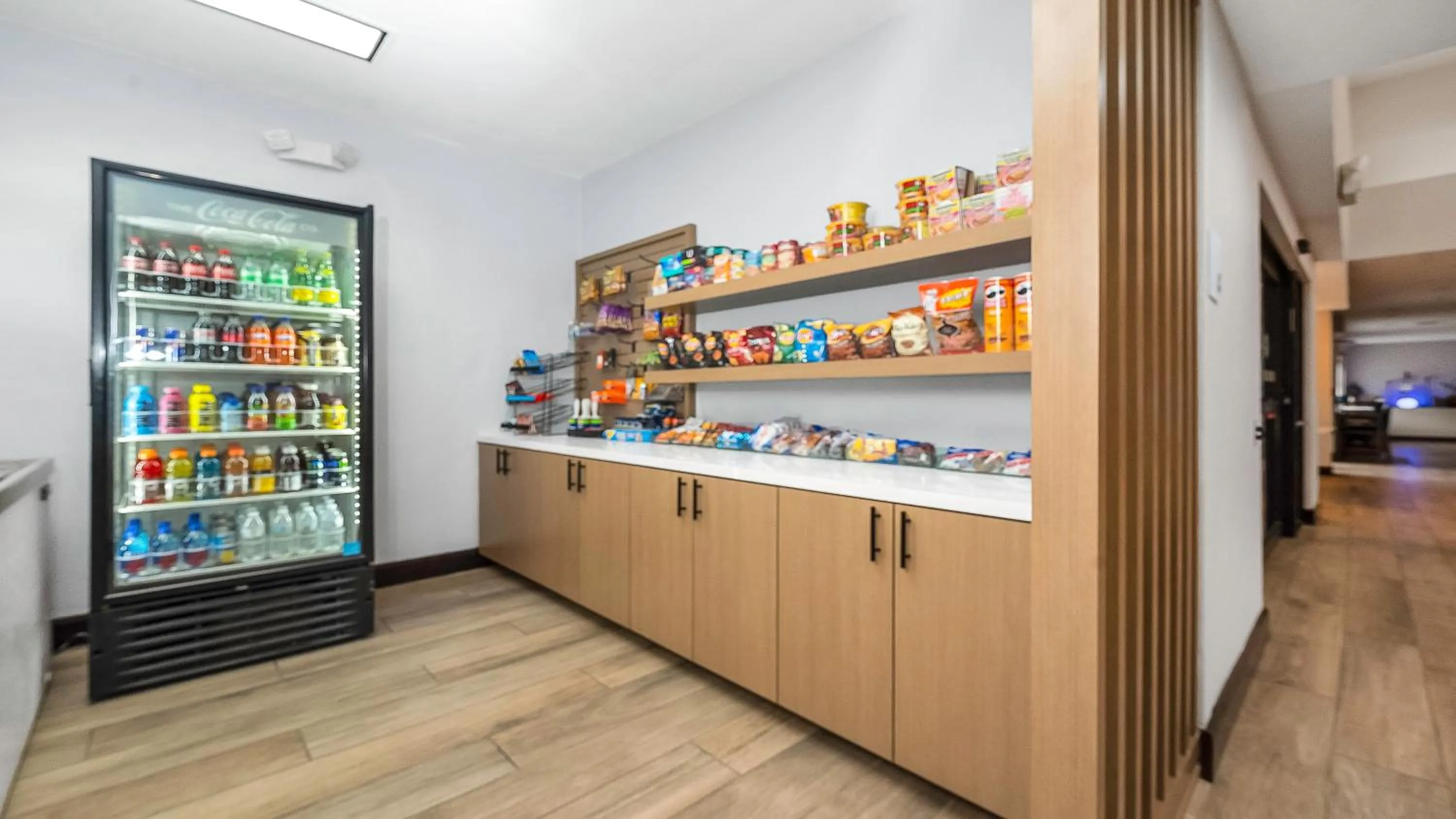 Food and drinks in Holiday Inn Express Palestine by IHG