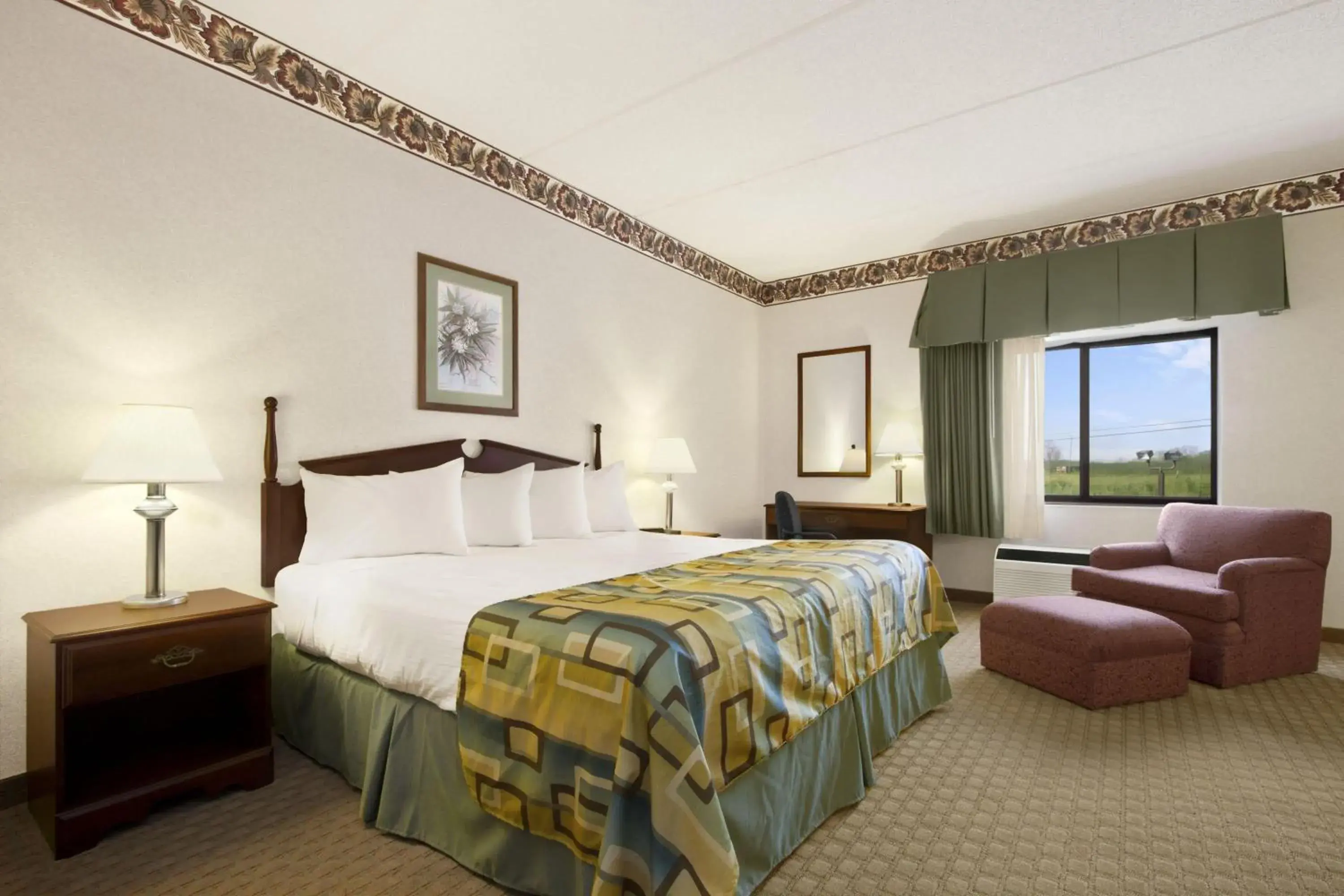 Photo of the whole room, Bed in Baymont by Wyndham Corbin Photo of the whole room, Bed in Baymont by Wyndham Corbin