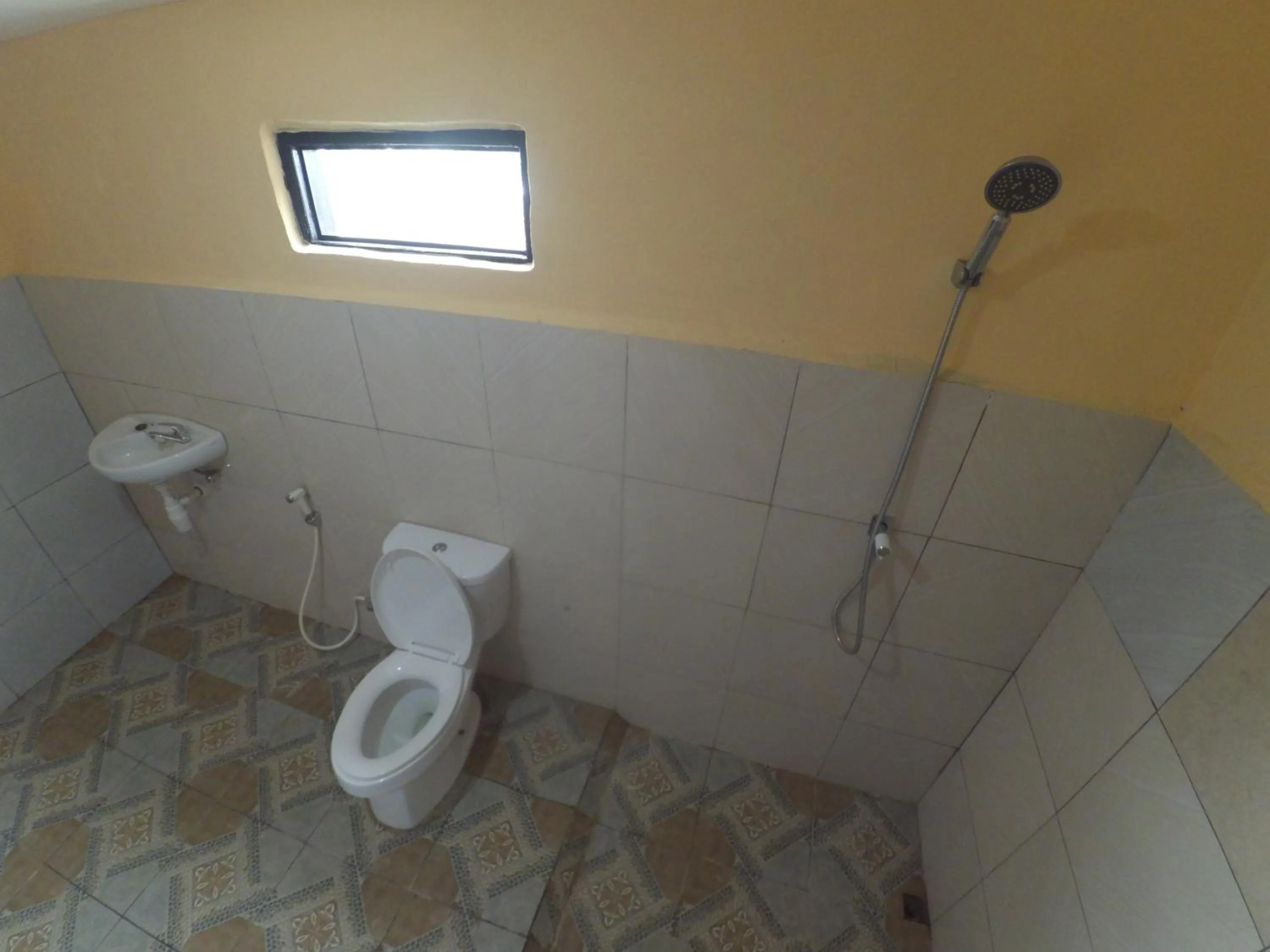 Shower in Ila Homestay