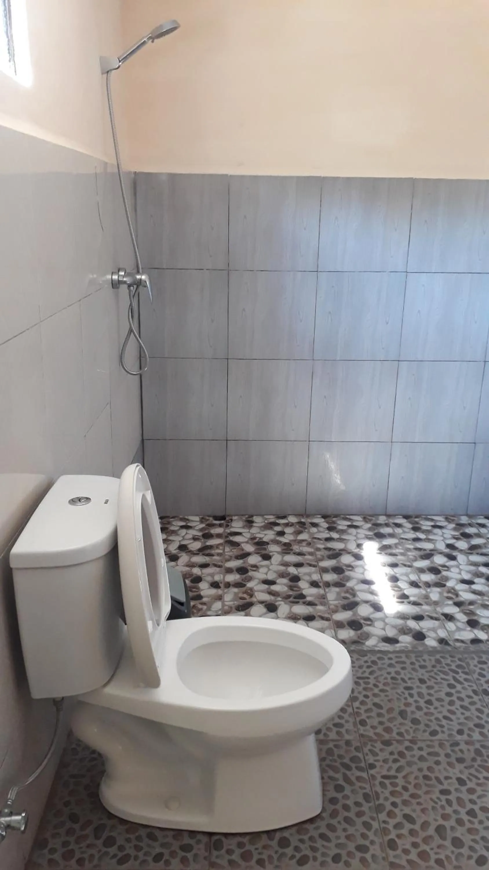 Shower in Ila Homestay
