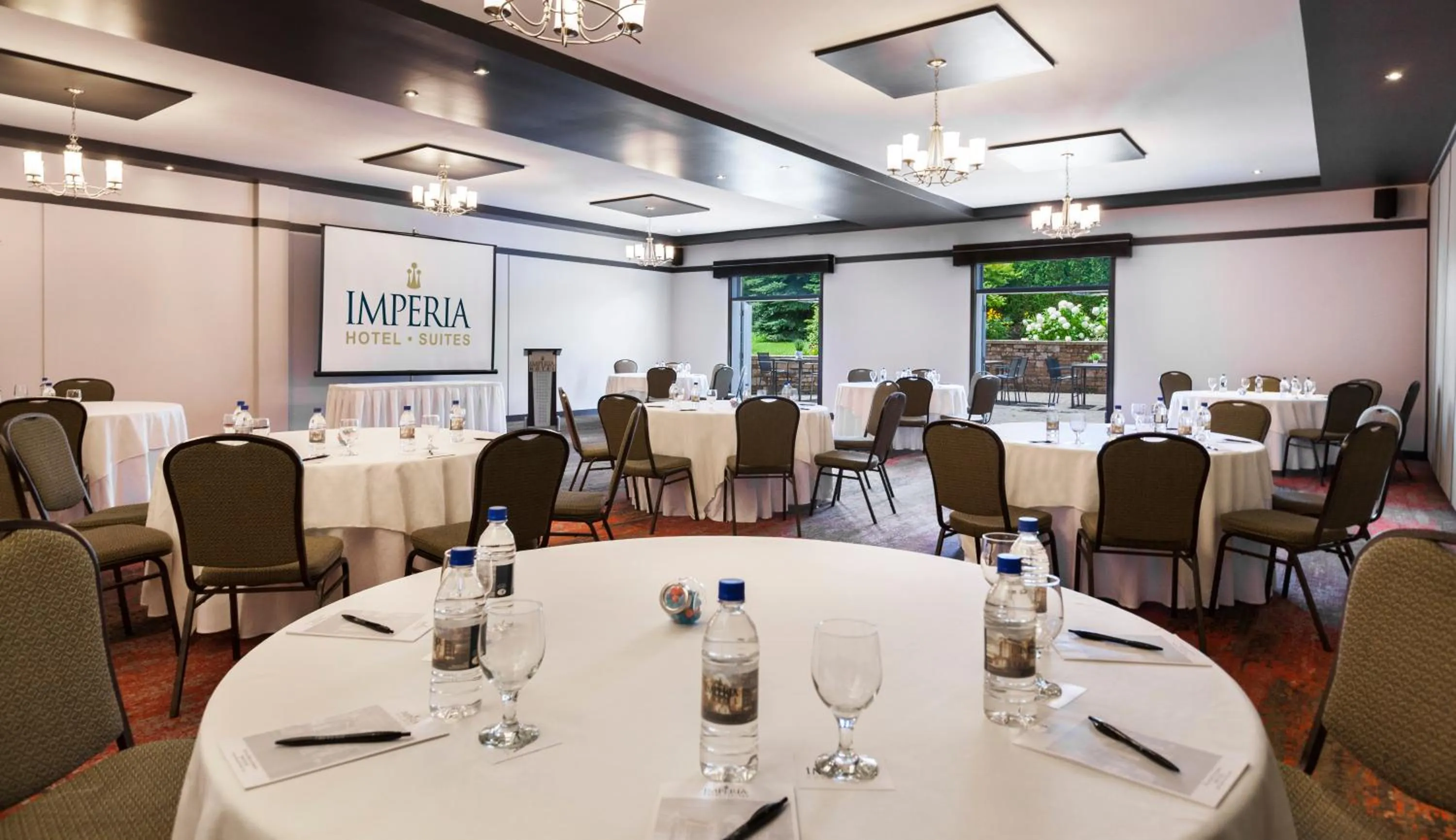 Banquet/Function facilities in Imperia Hotel & Suites Saint-Eustache