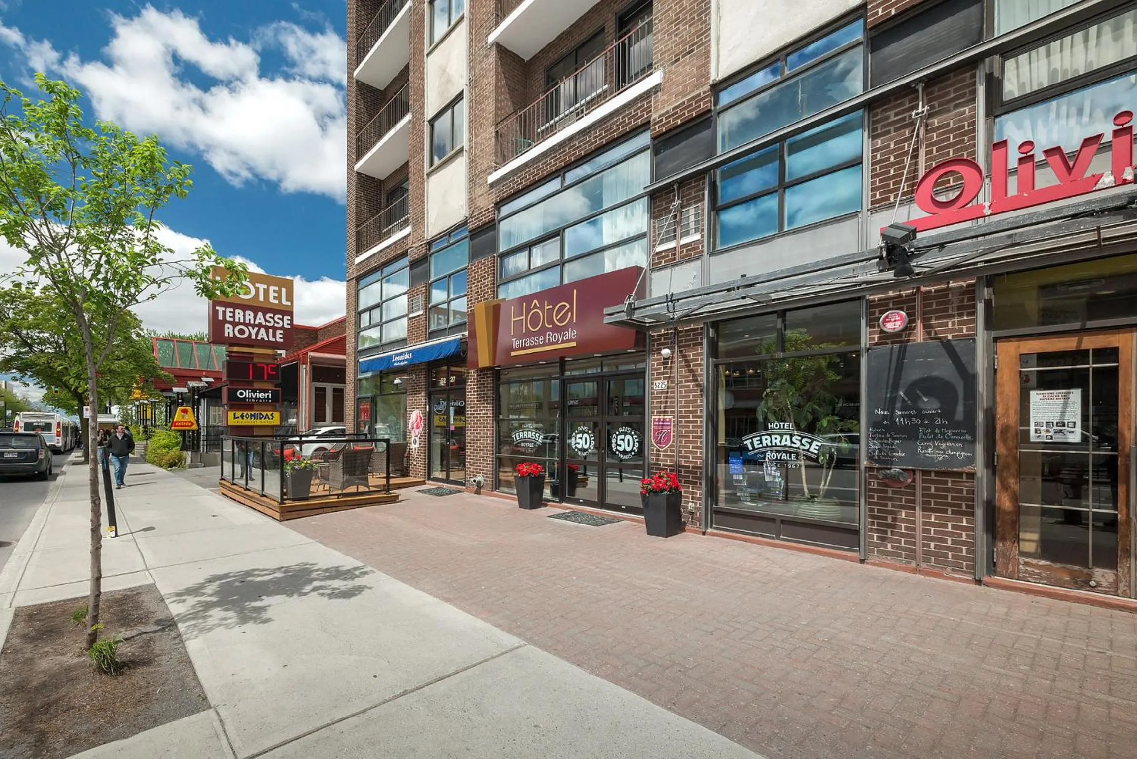 Facade/entrance in Terrasse Royale Hotel