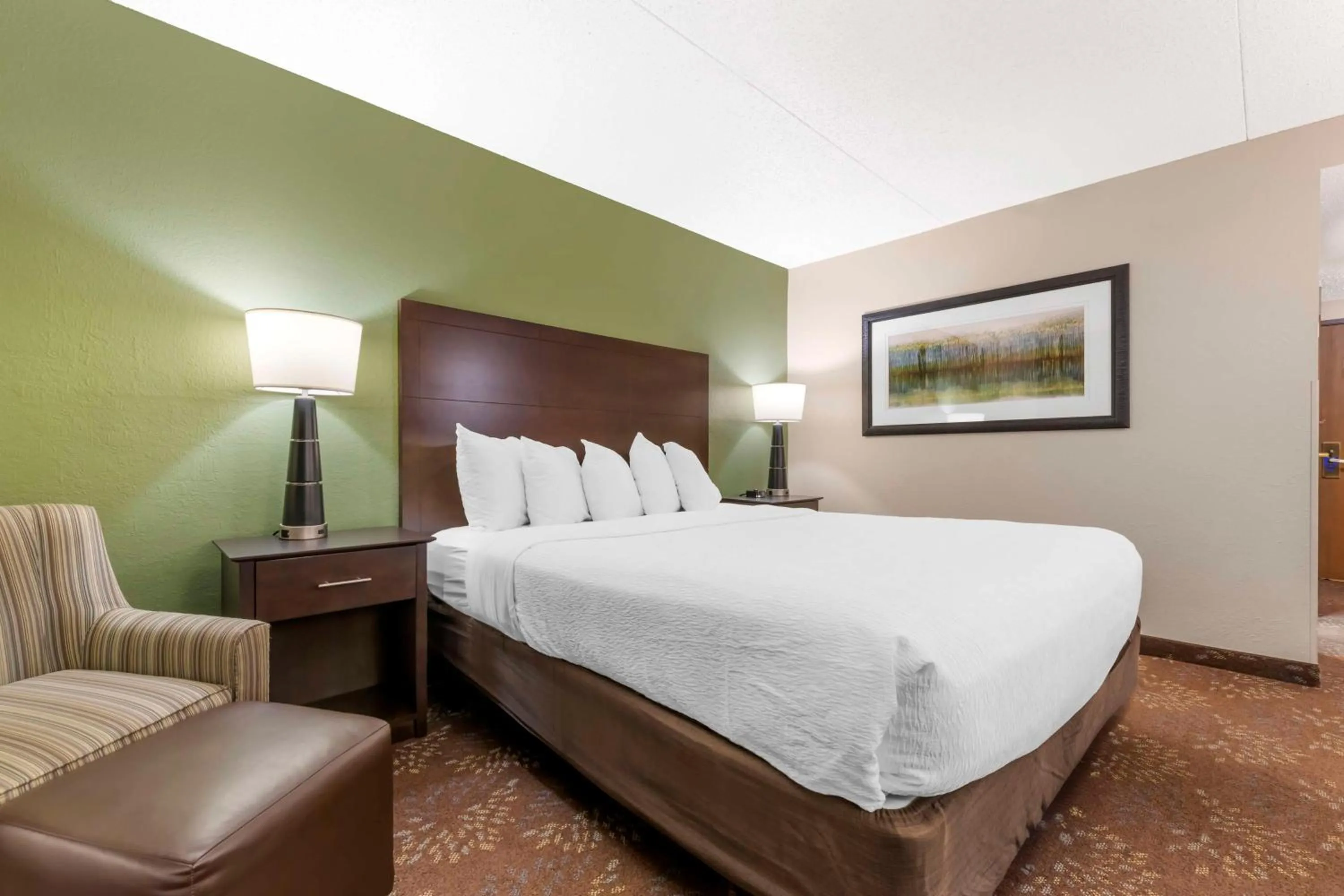 Bedroom, Bed in Best Western Plus New Ulm