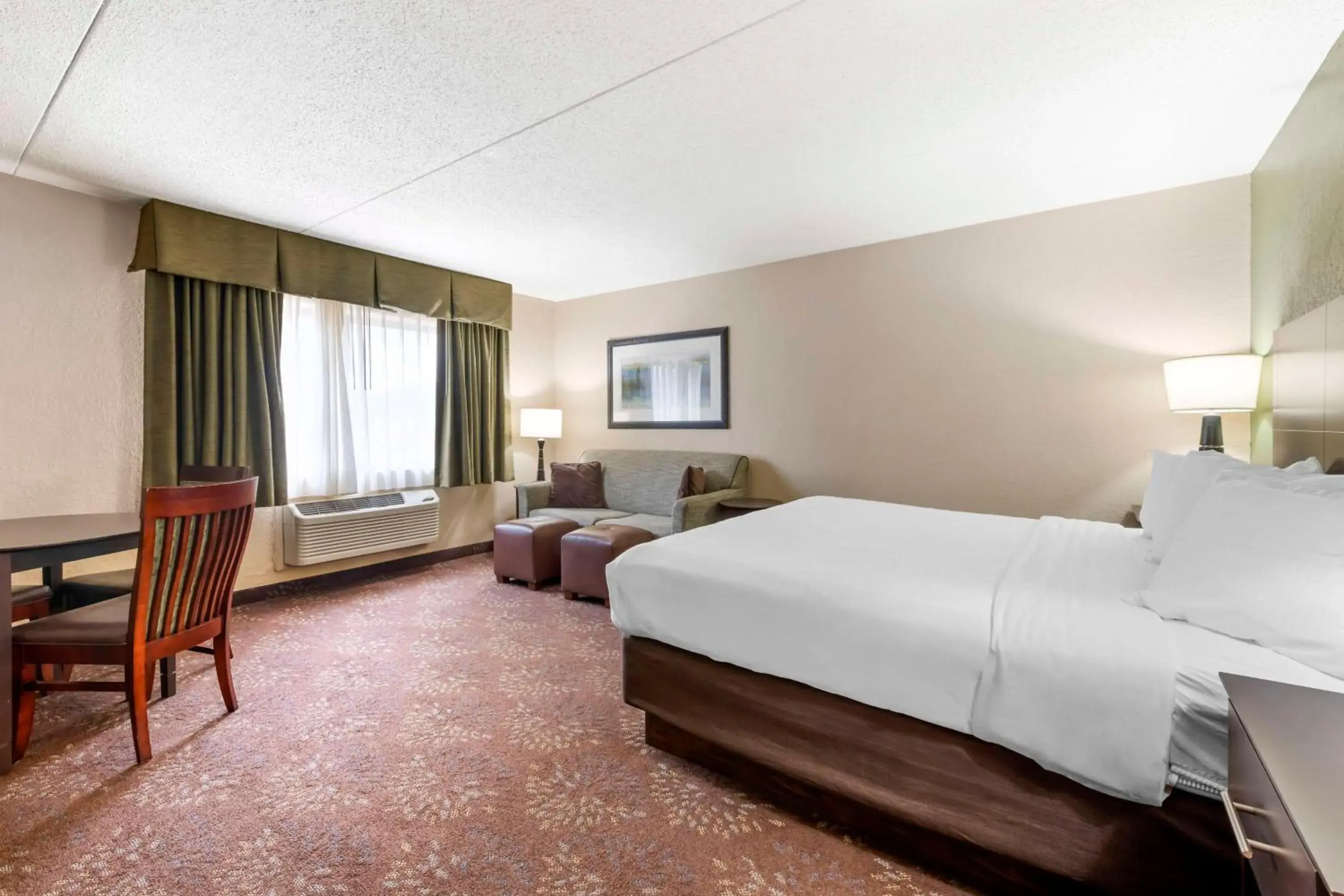 Bedroom, Bed in Best Western Plus New Ulm Bedroom, Bed in Best Western Plus New Ulm